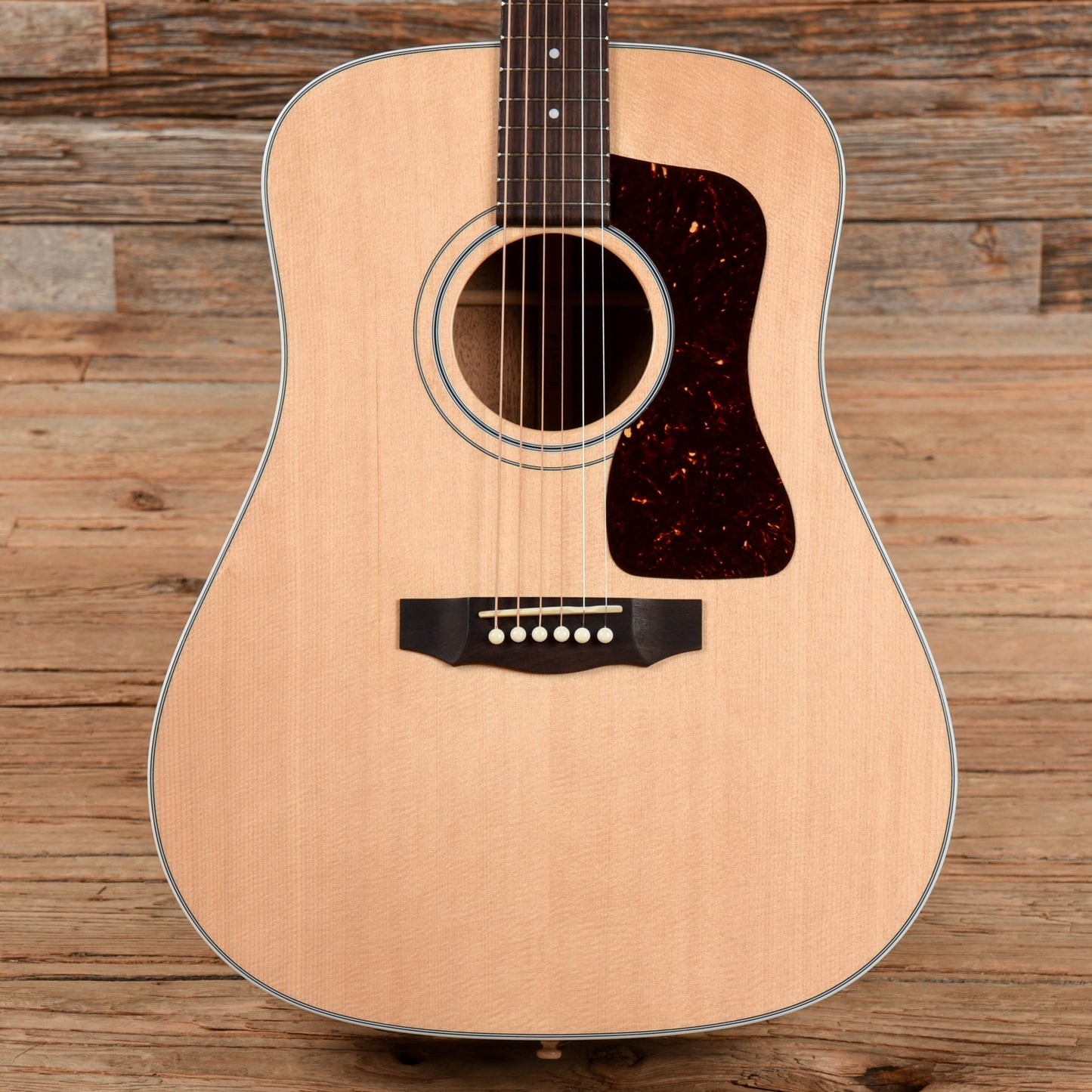 Guild USA D-40 Standard Natural Acoustic Guitars / Dreadnought