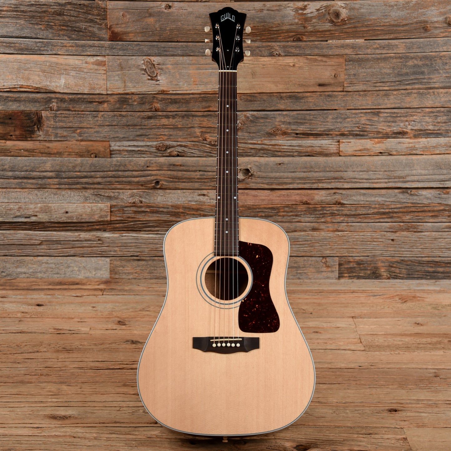 Guild USA D-40 Standard Natural Acoustic Guitars / Dreadnought