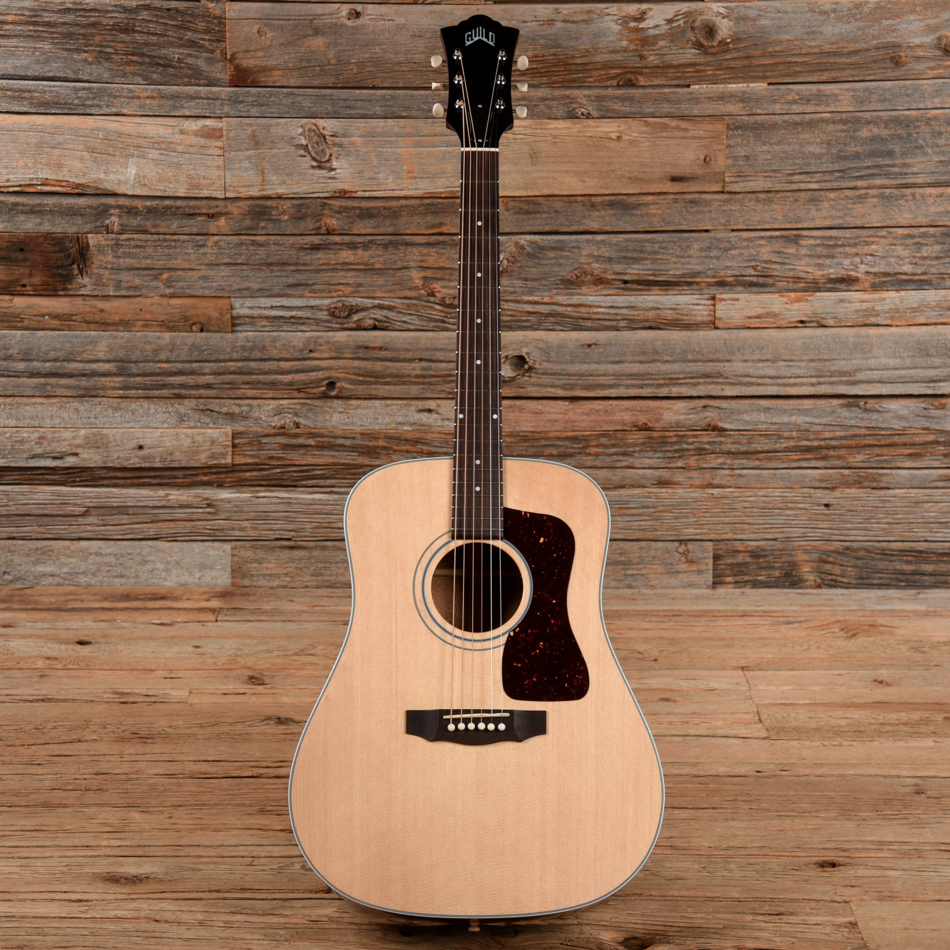 Guild USA D-40 Standard Natural Acoustic Guitars / Dreadnought