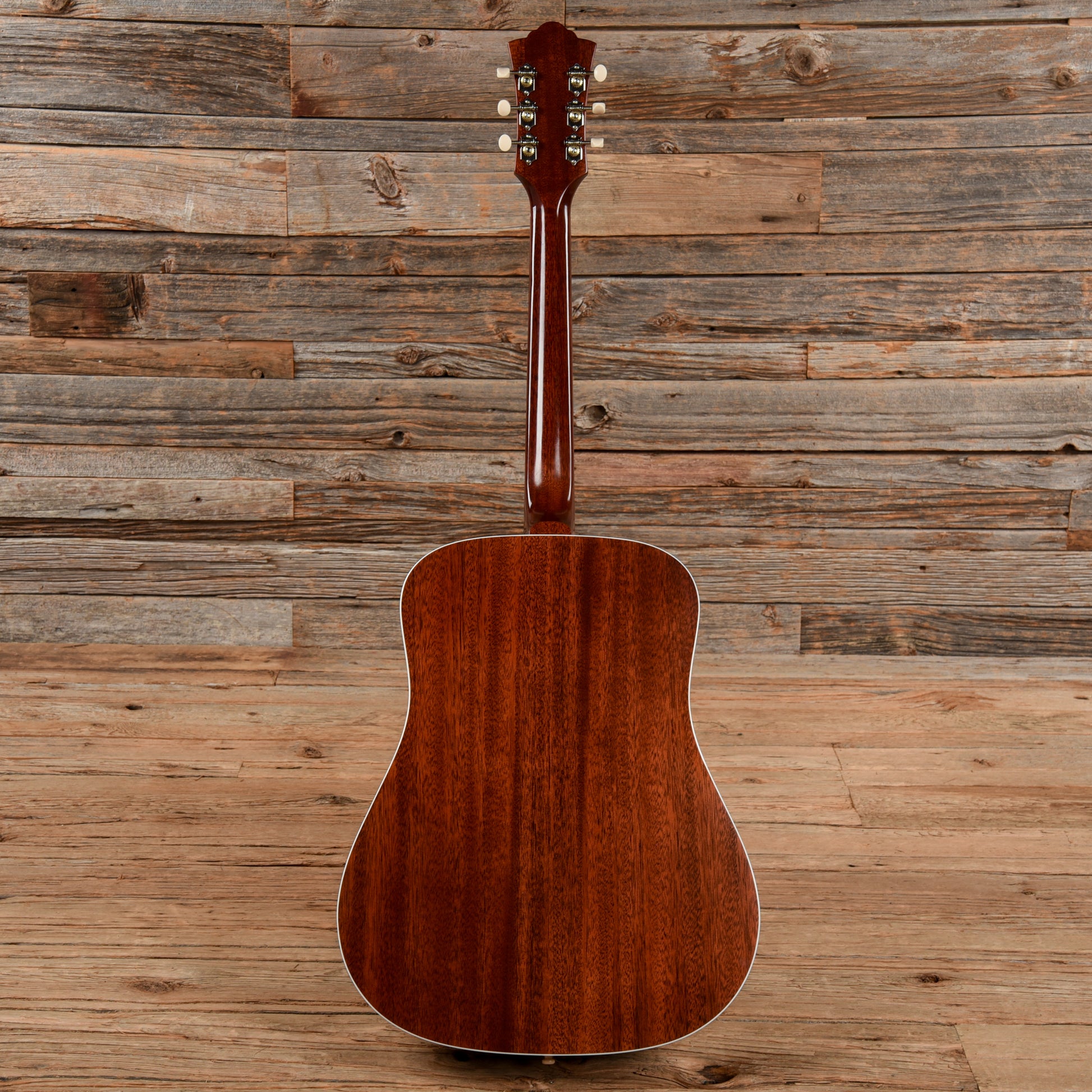 Guild USA D-40 Standard Natural Acoustic Guitars / Dreadnought