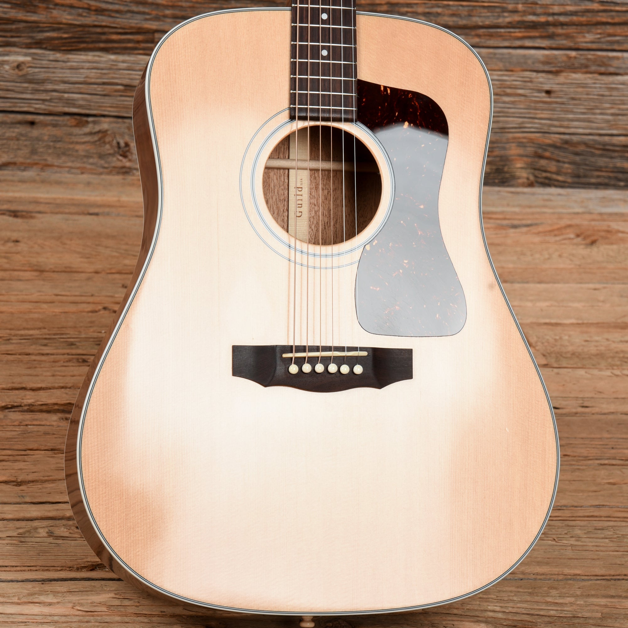 Guild USA D-40 Standard Natural Acoustic Guitars / Dreadnought