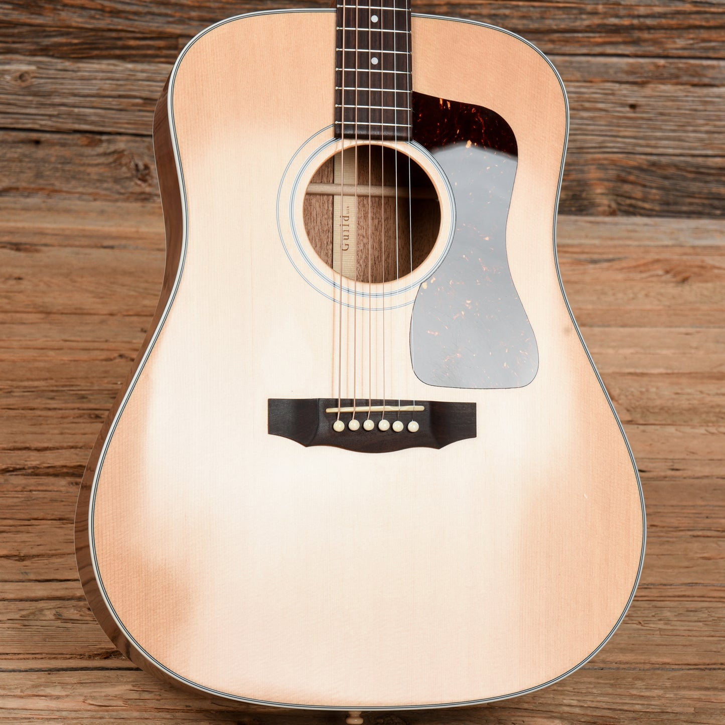 Guild USA D-40 Standard Natural Acoustic Guitars / Dreadnought