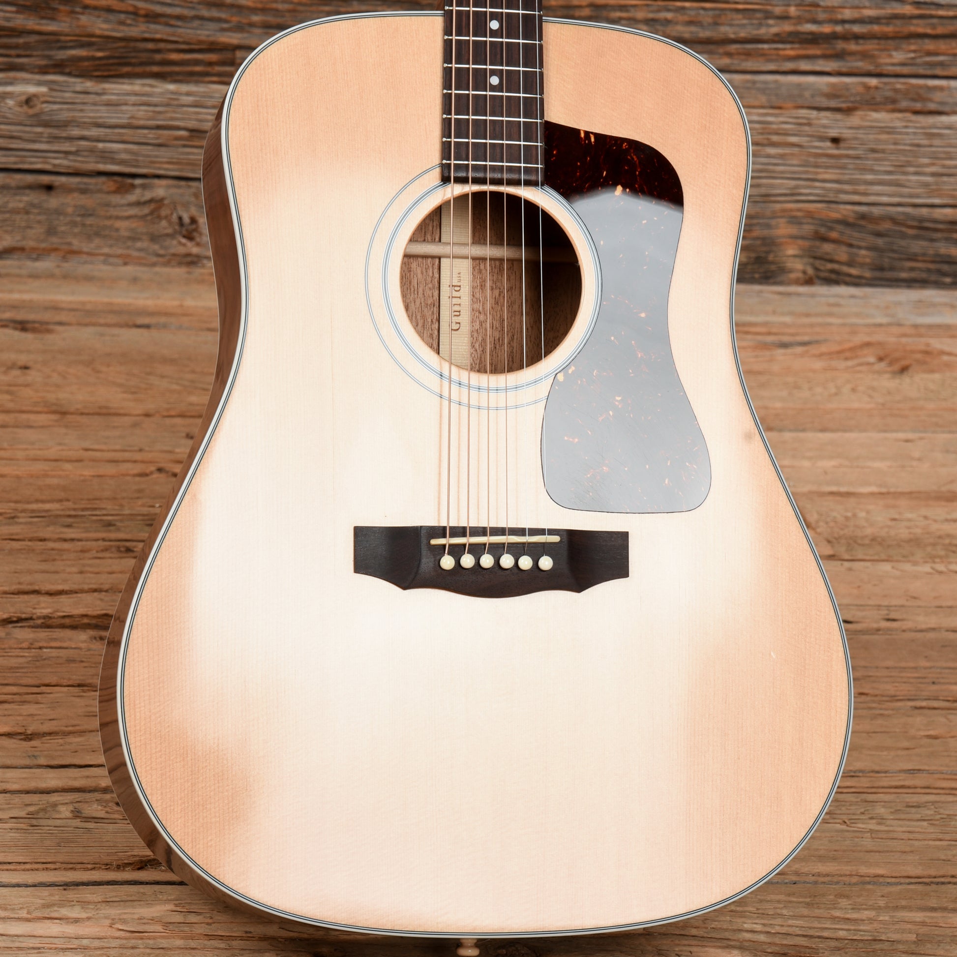 Guild USA D-40 Standard Natural Acoustic Guitars / Dreadnought