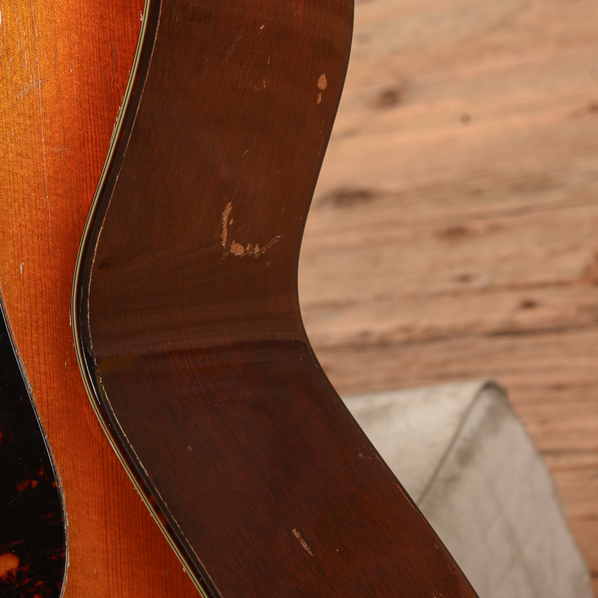 Guild F-30 Sunburst 1966 Acoustic Guitars / Jumbo