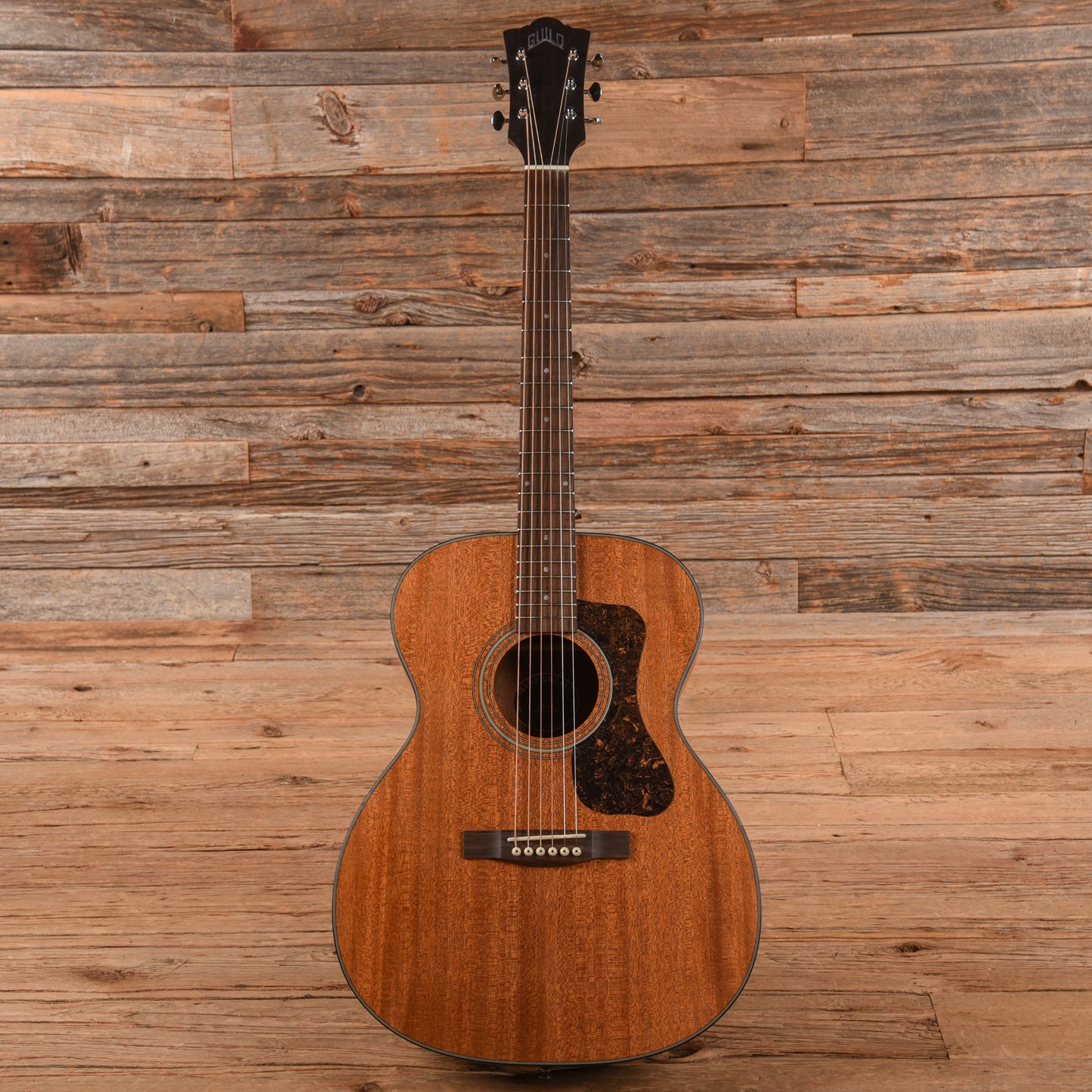Guild OM-320 Natural Acoustic Guitars / OM and Auditorium