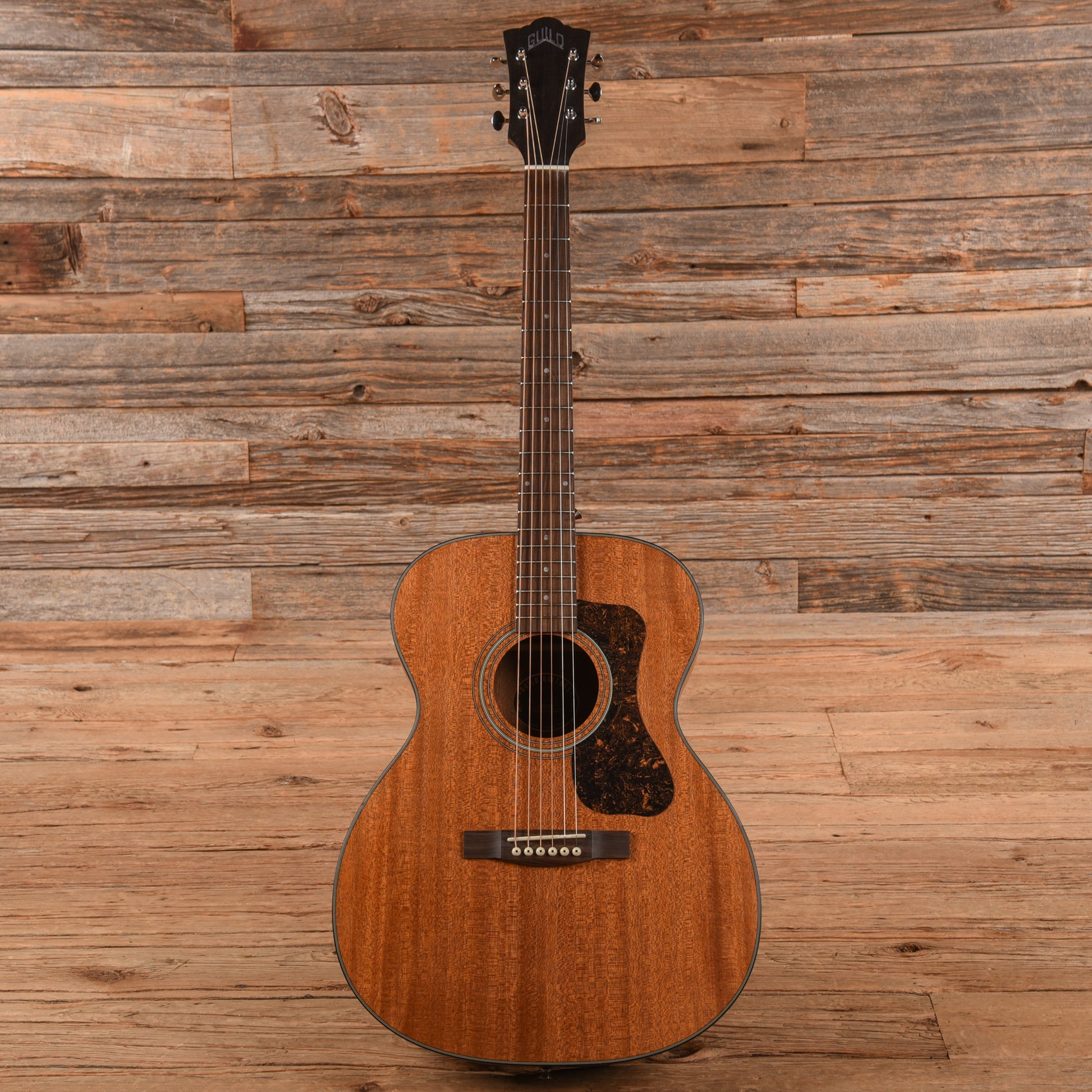 Guild OM-320 Natural Acoustic Guitars / OM and Auditorium