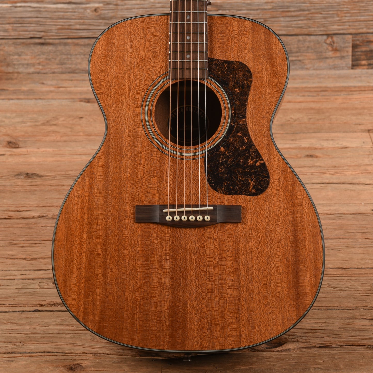 Guild OM-320 Natural Acoustic Guitars / OM and Auditorium