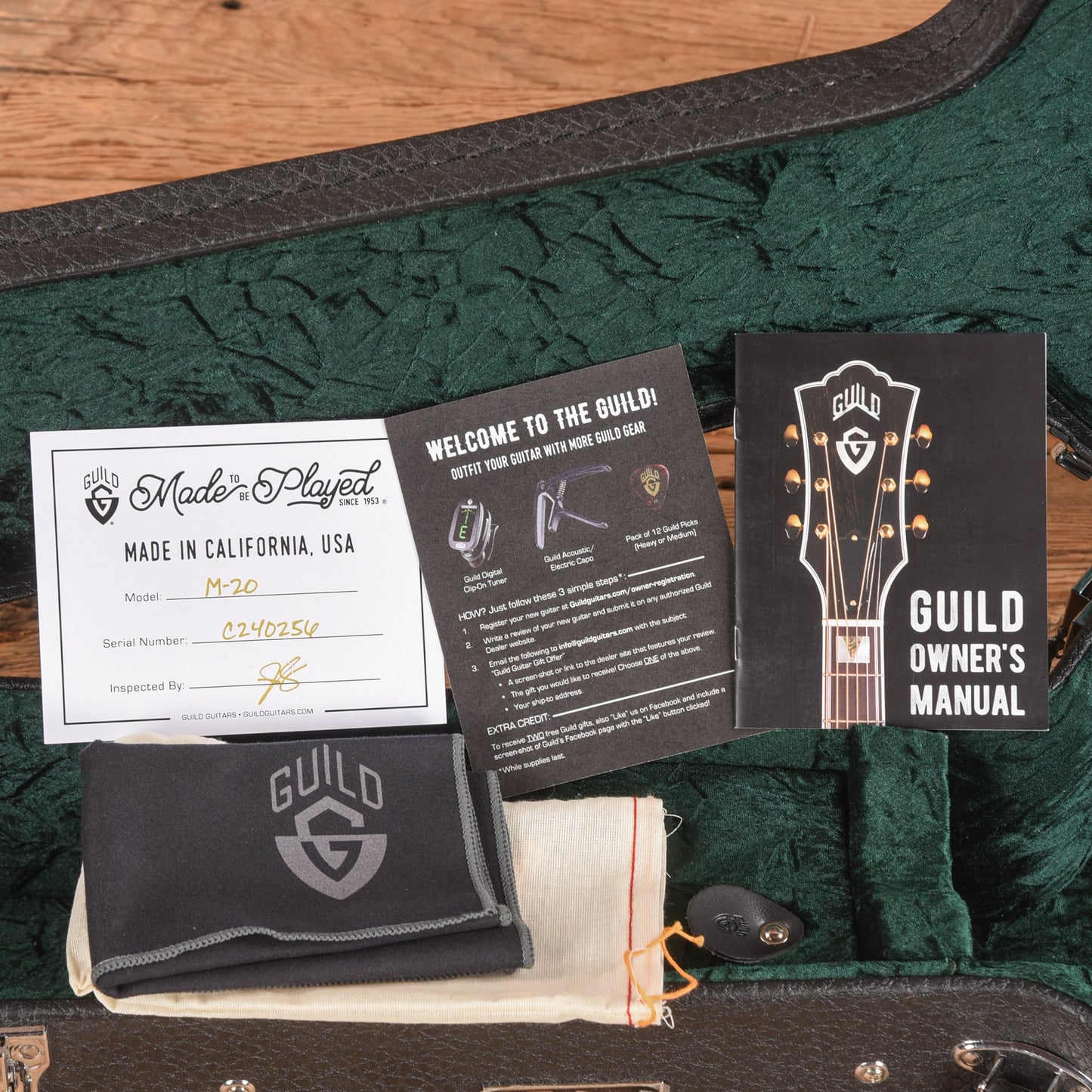 Guild USA M-20 Brown Acoustic Guitars / OM and Auditorium