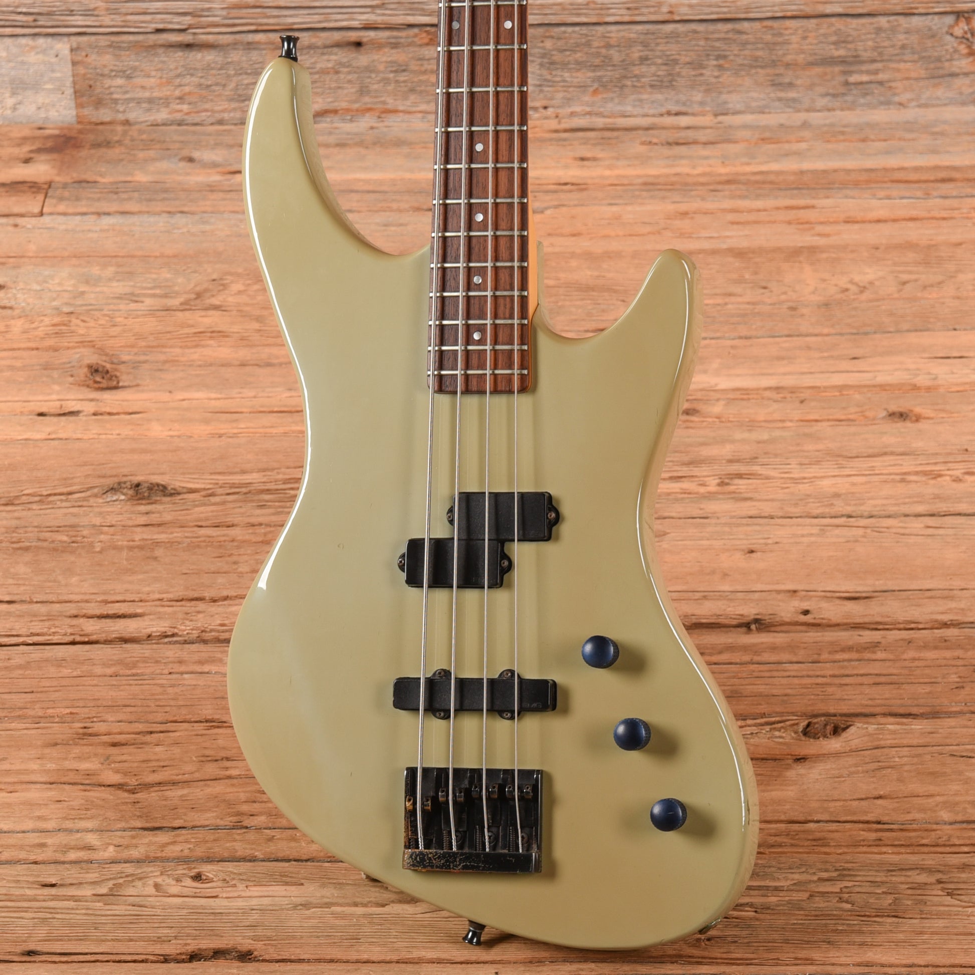 Guild Pilot 602 Robins Egg Blue Bass Guitars / 4-String