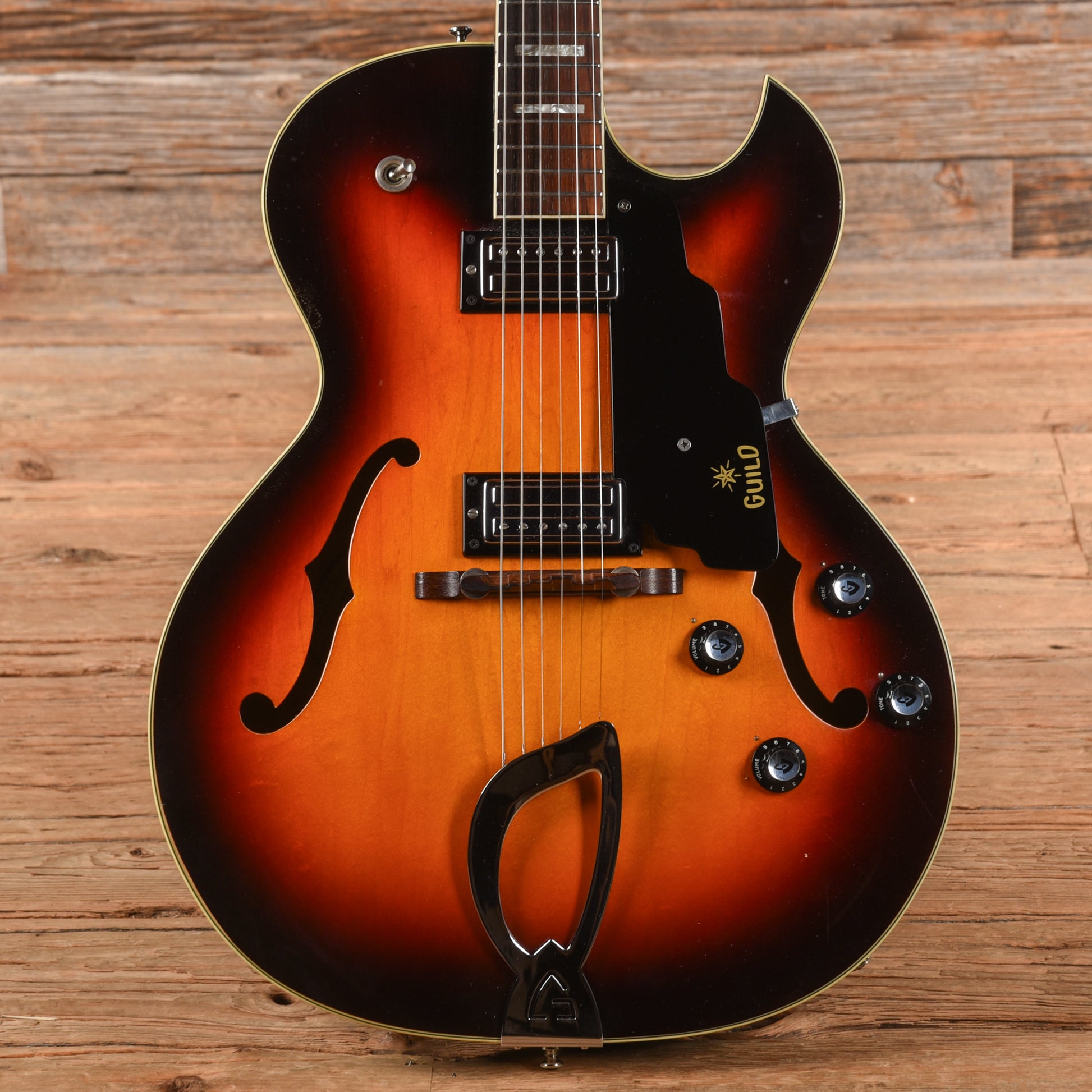 Guild CE-100D Sunburst 1965 Electric Guitars / Hollow Body