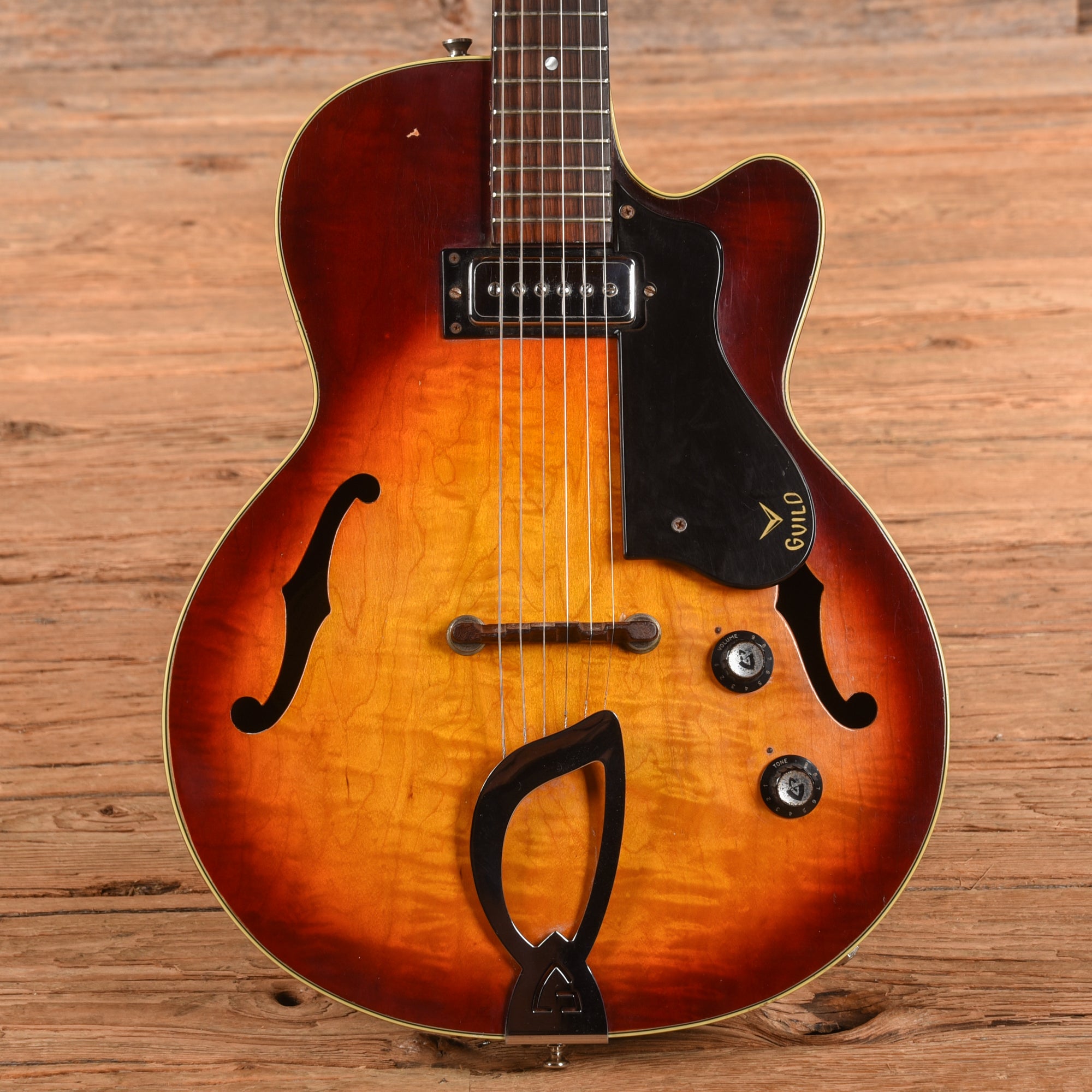 Guild M-65 3/4 Sunburst 1965 Electric Guitars / Hollow Body