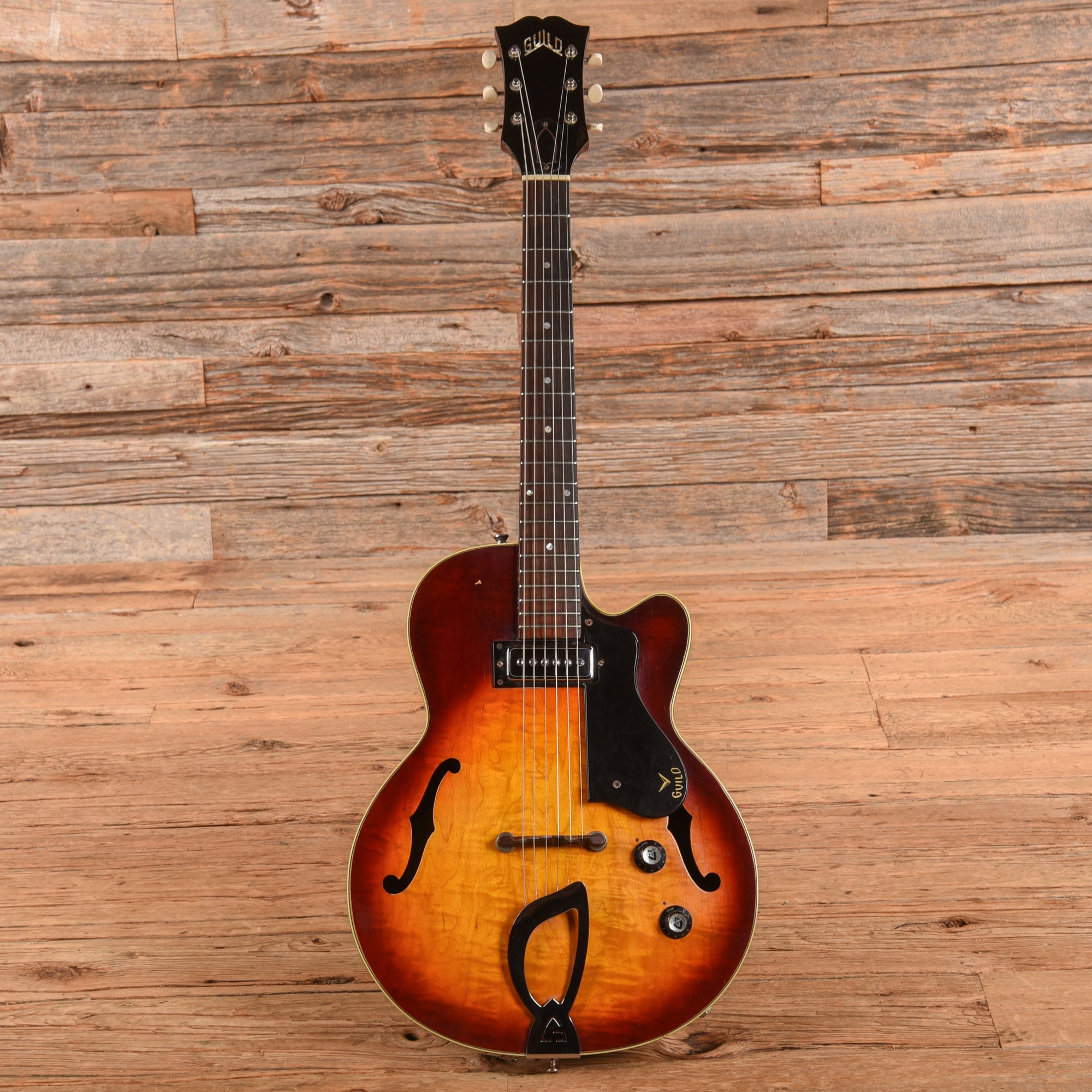 Guild M-65 3/4 Sunburst 1965 Electric Guitars / Hollow Body