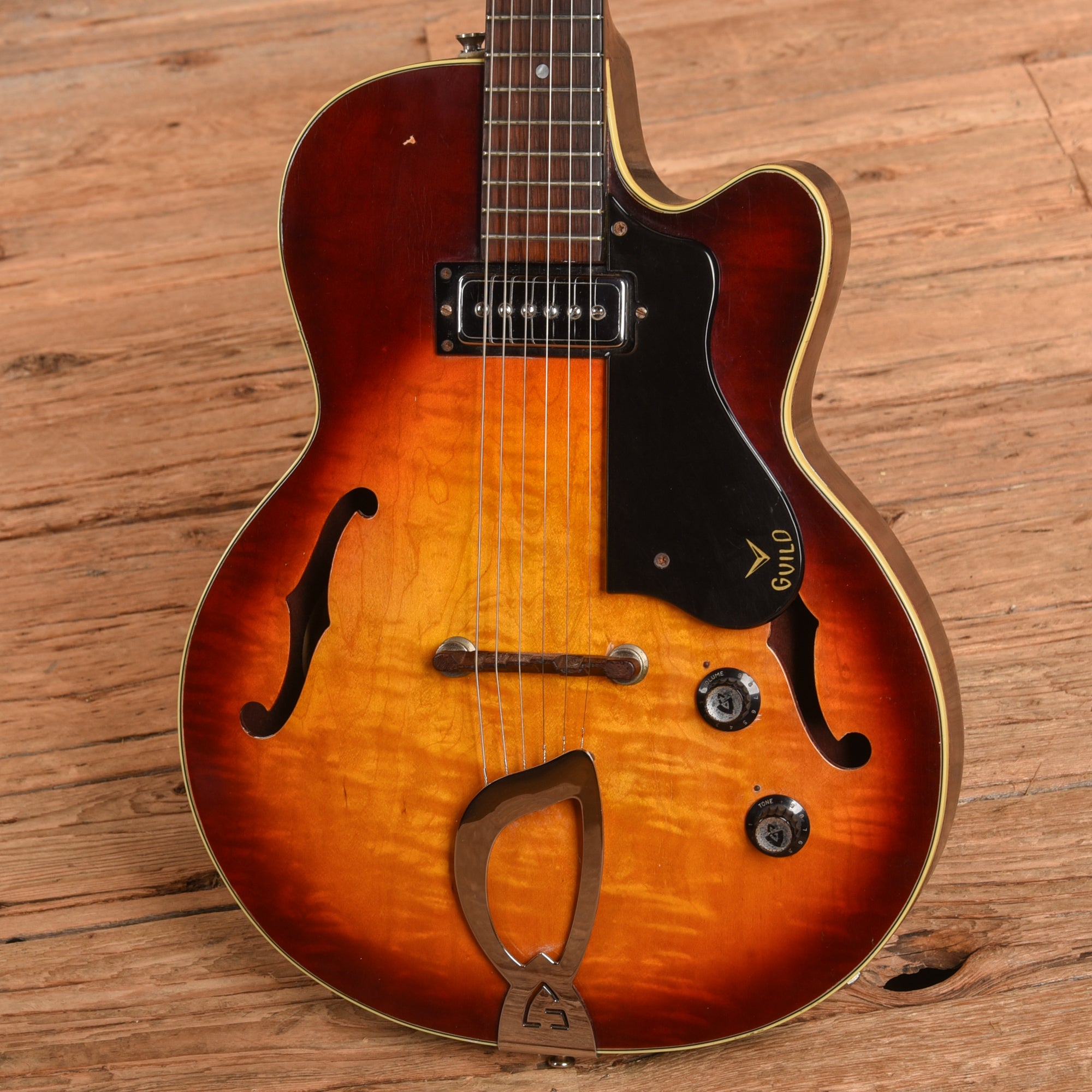 Guild M-65 3/4 Sunburst 1965 Electric Guitars / Hollow Body