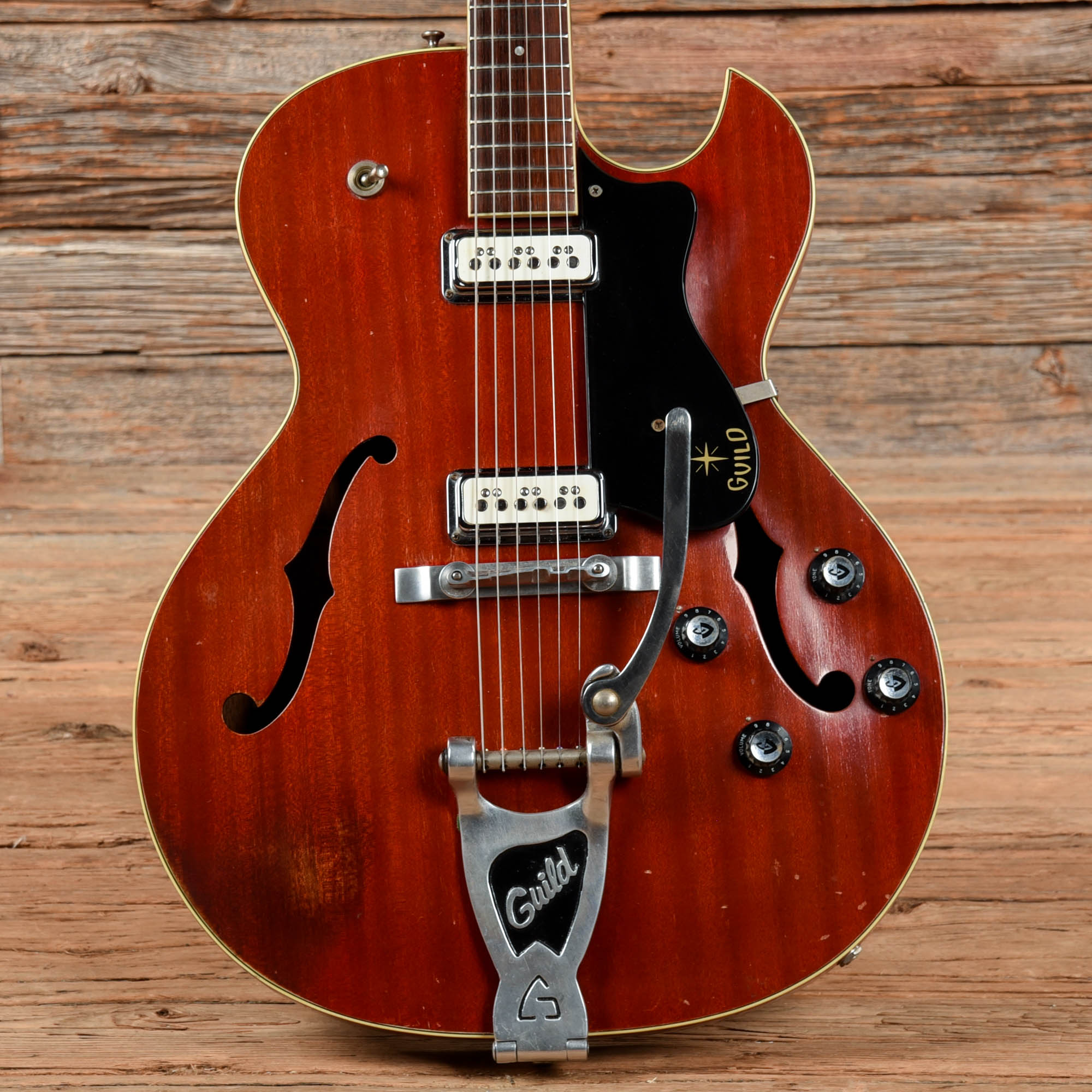 Guild Starfire III Cherry 1963 – Chicago Music Exchange