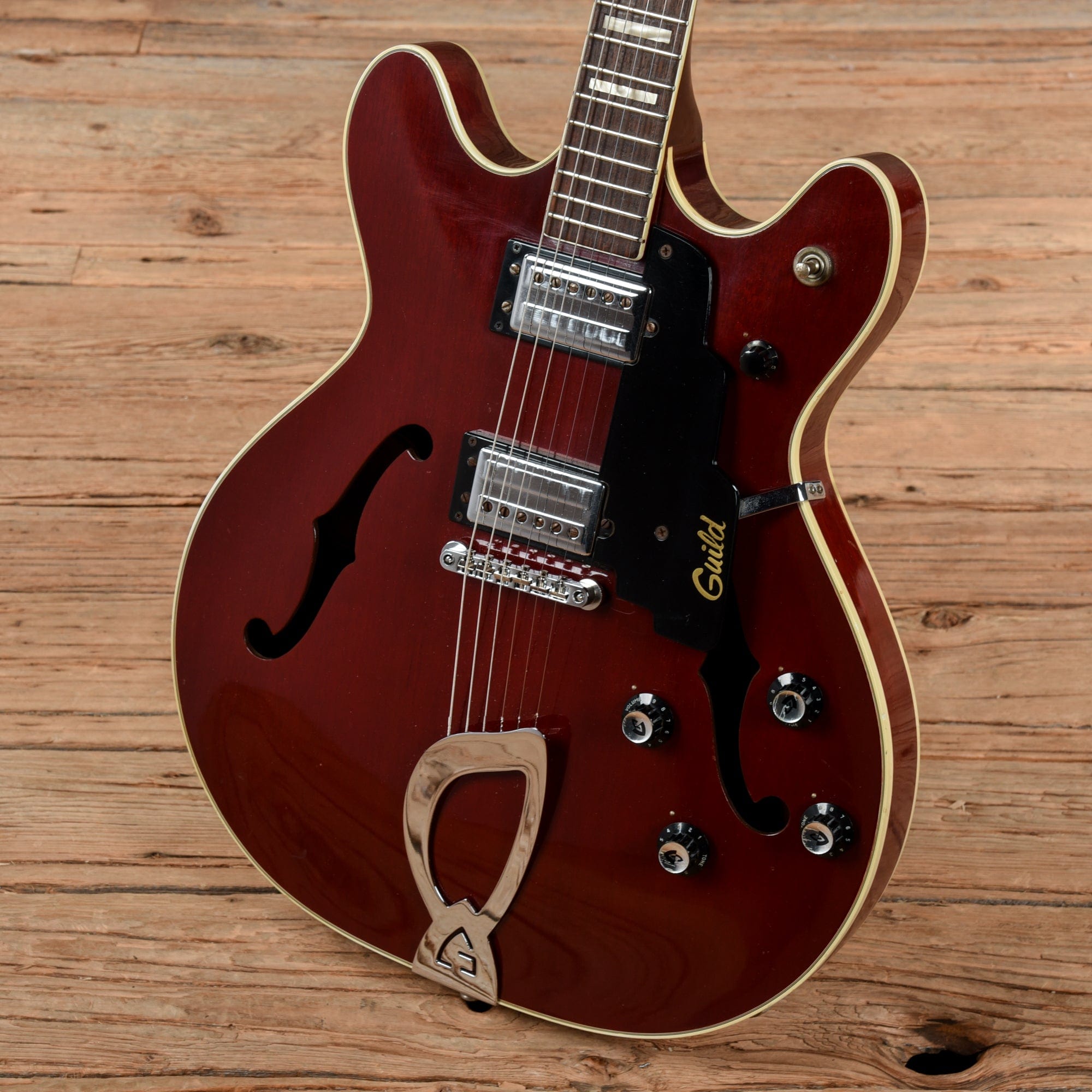 Guild Starfire IV Cherry 1975 Electric Guitars / Semi-Hollow