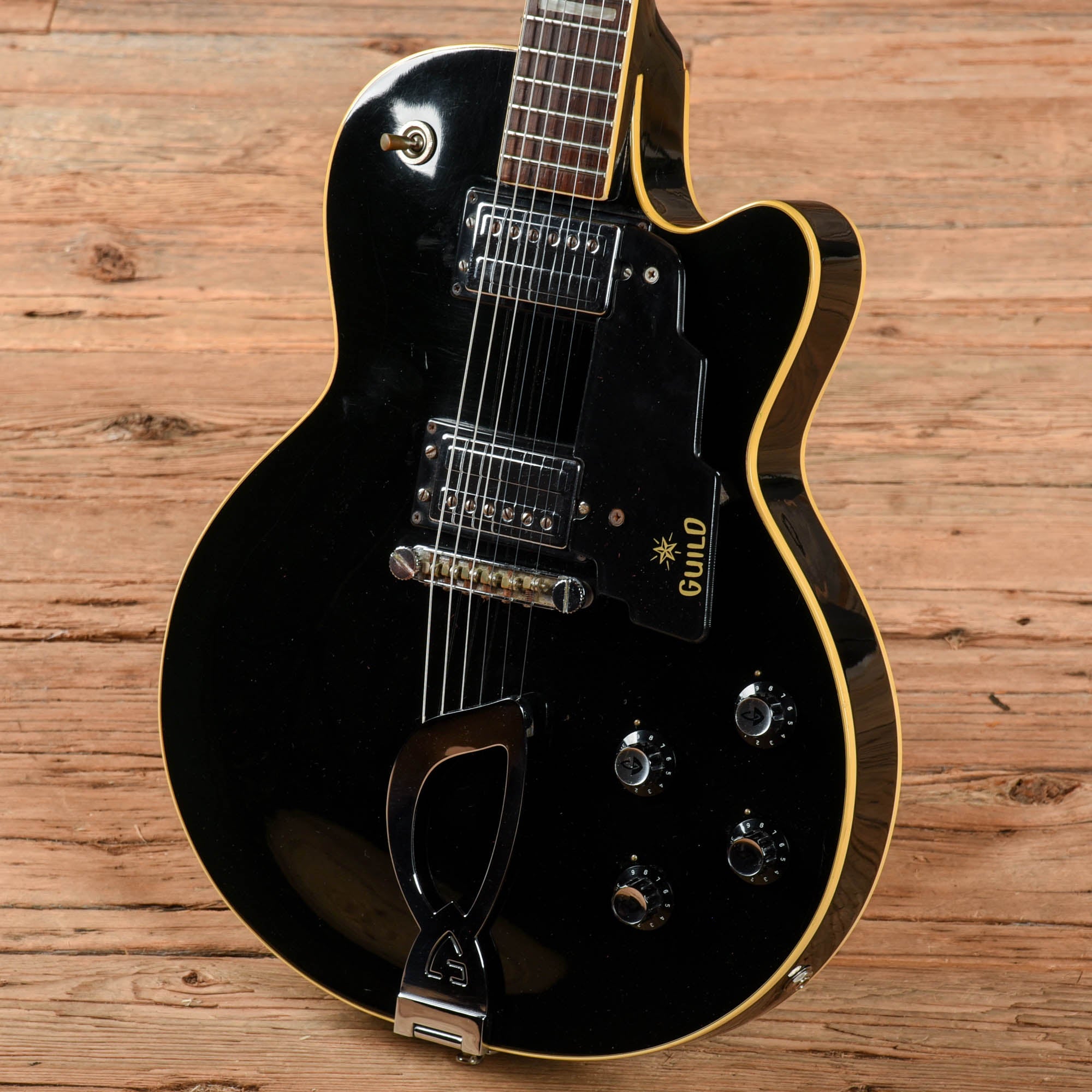 Guild M75 Bluesbird Black 1972 Electric Guitars / Solid Body