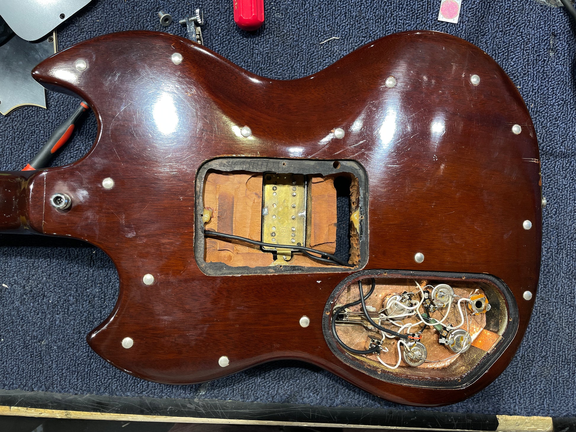 Guild S-100 Walnut 1974 Electric Guitars / Solid Body