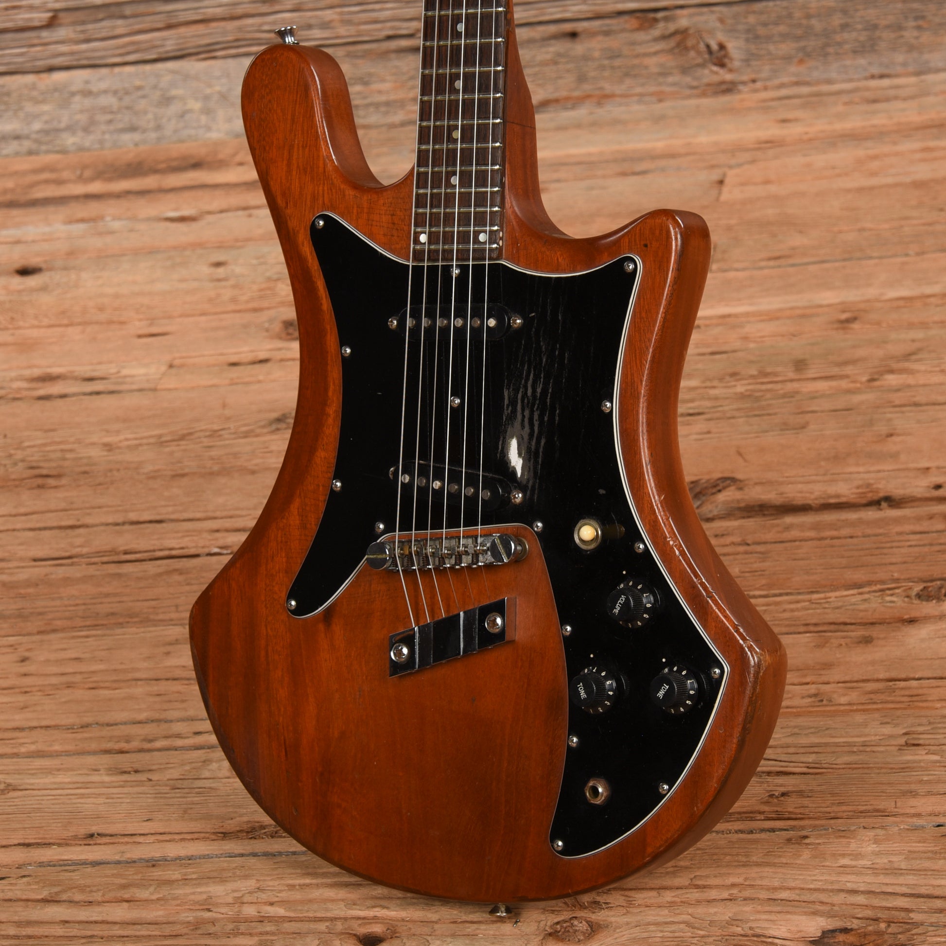 Guild S-60-D Walnut 1978 Electric Guitars / Solid Body