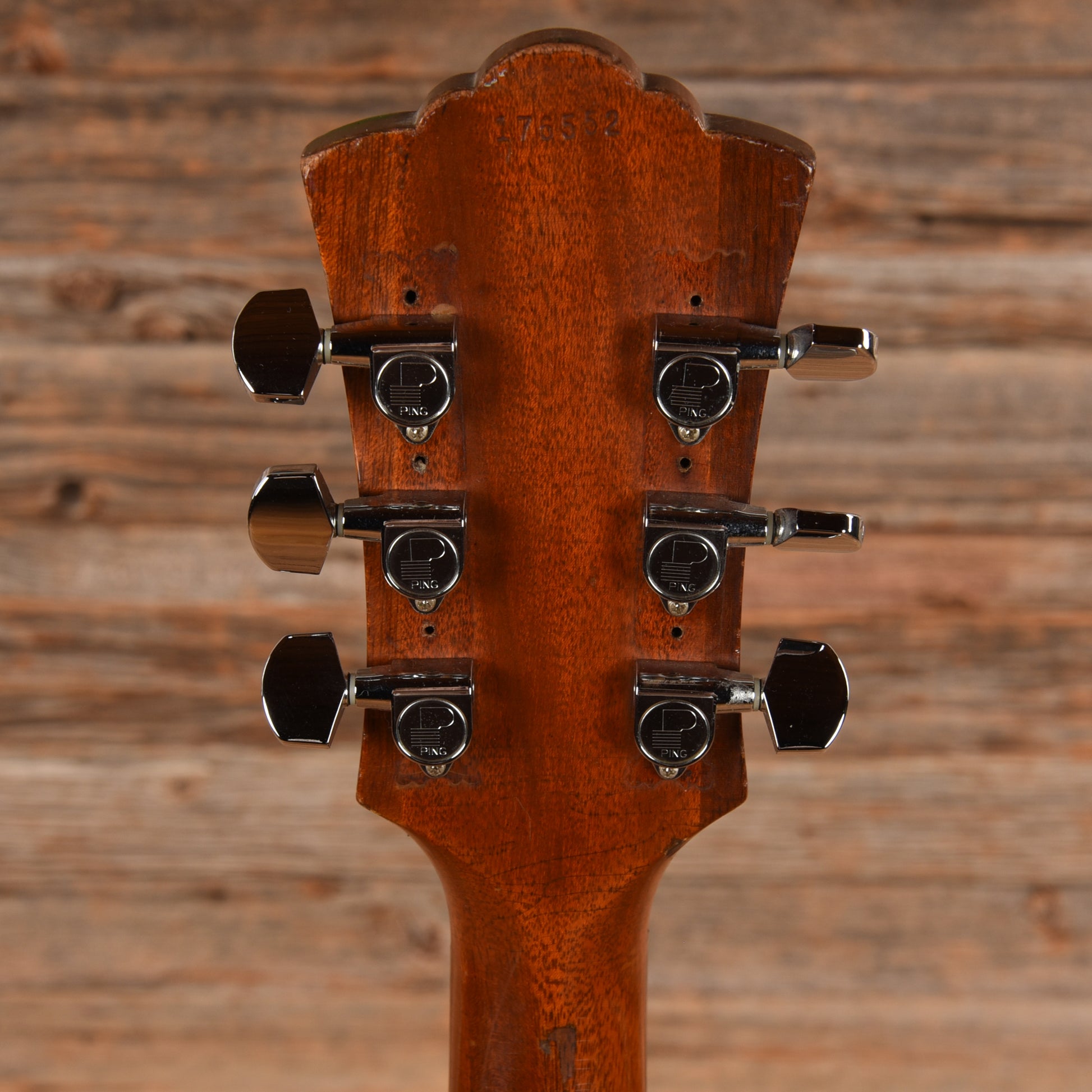 Guild S-60-D Walnut 1978 Electric Guitars / Solid Body