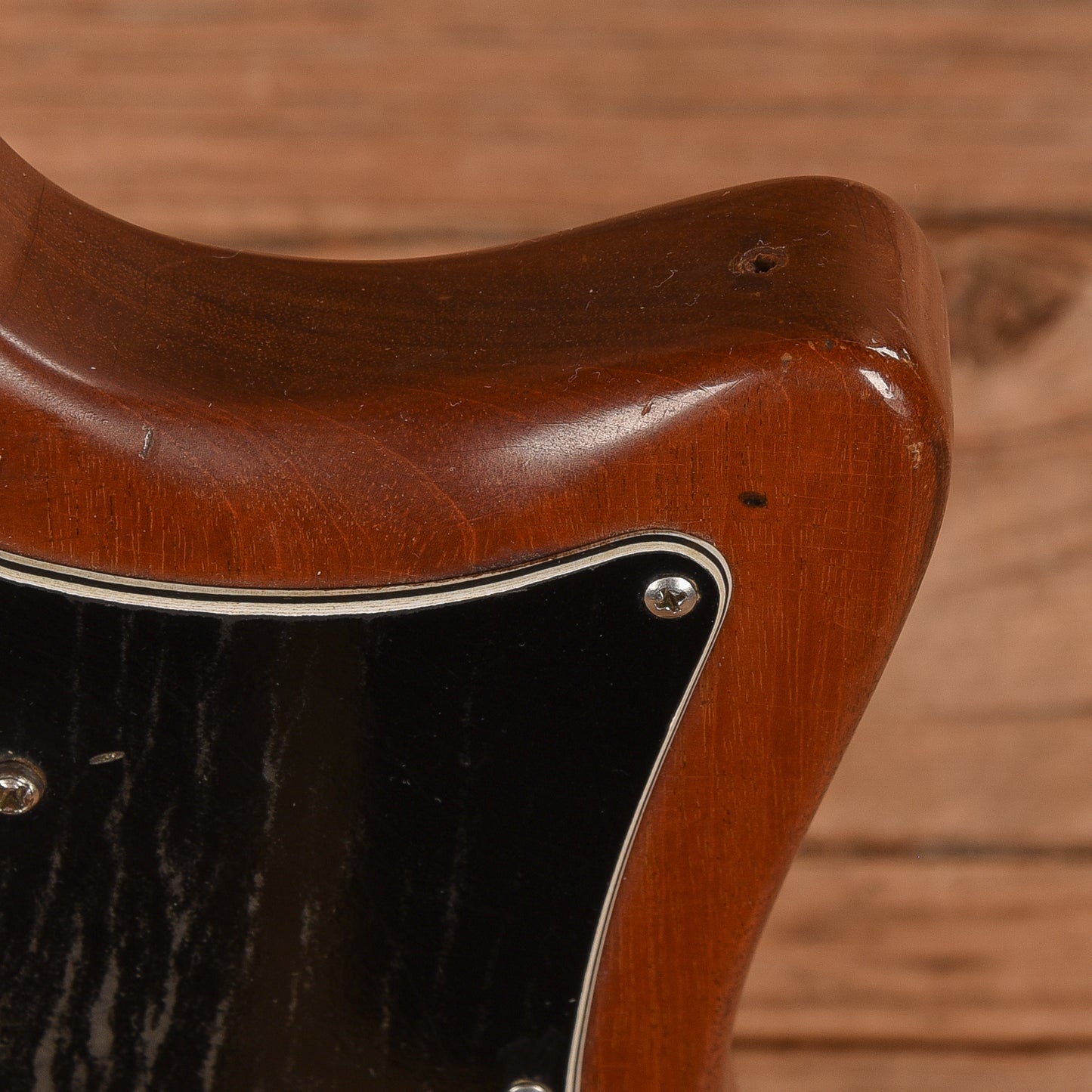 Guild S-60-D Walnut 1978 Electric Guitars / Solid Body