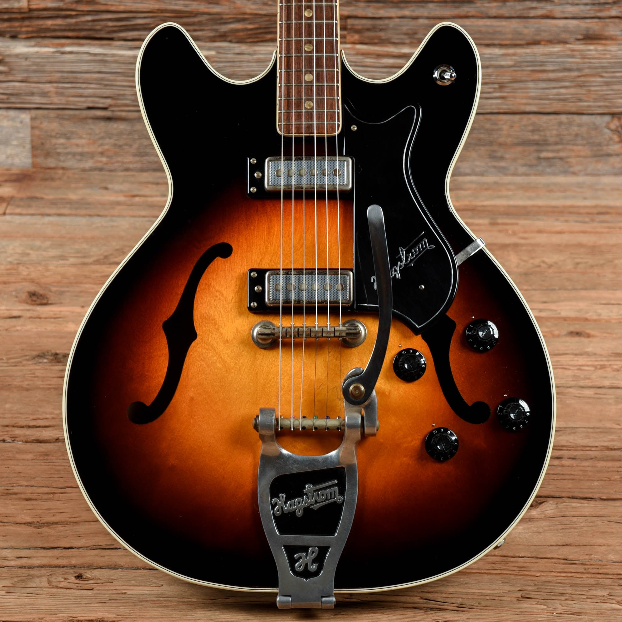 Hagstrom Viking Sunburst 1968 Electric Guitars / Hollow Body