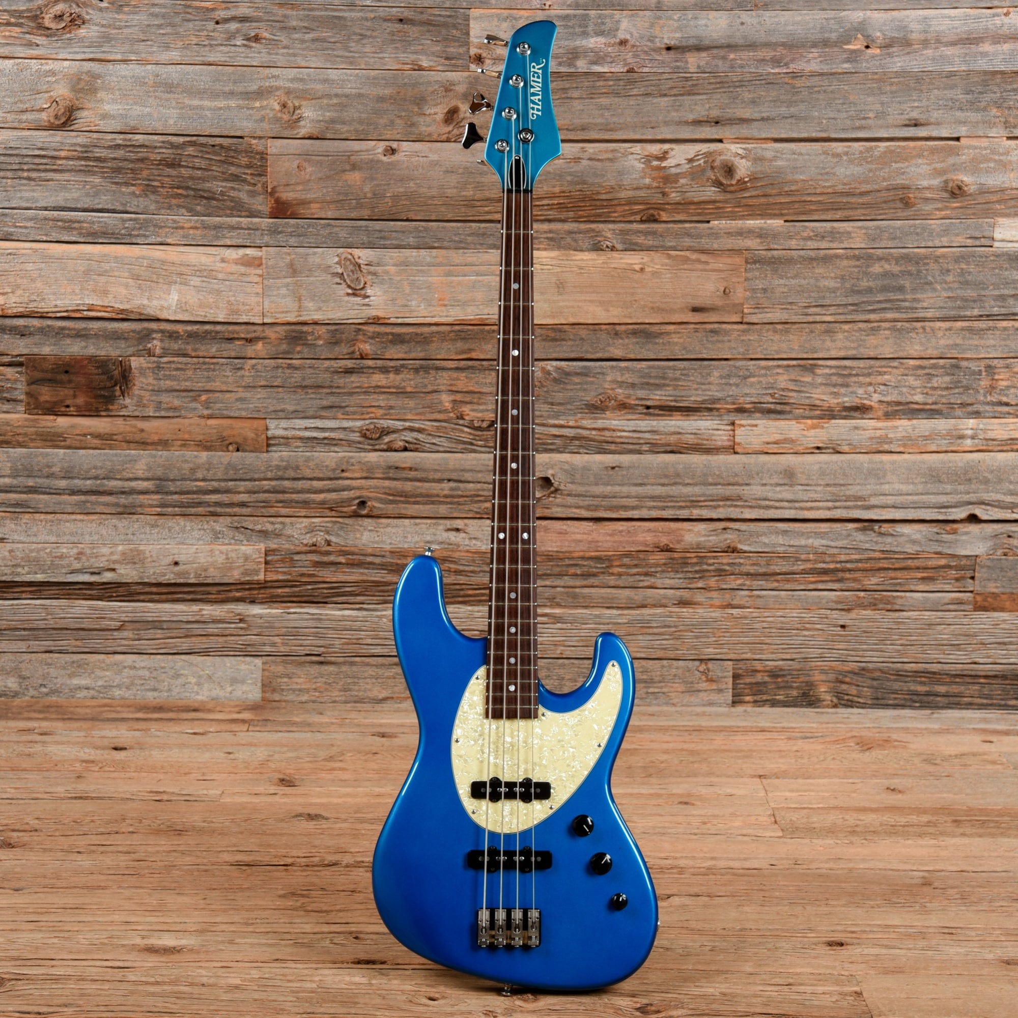 Hamer Cruise Bass Blue Bass Guitars / 4-String