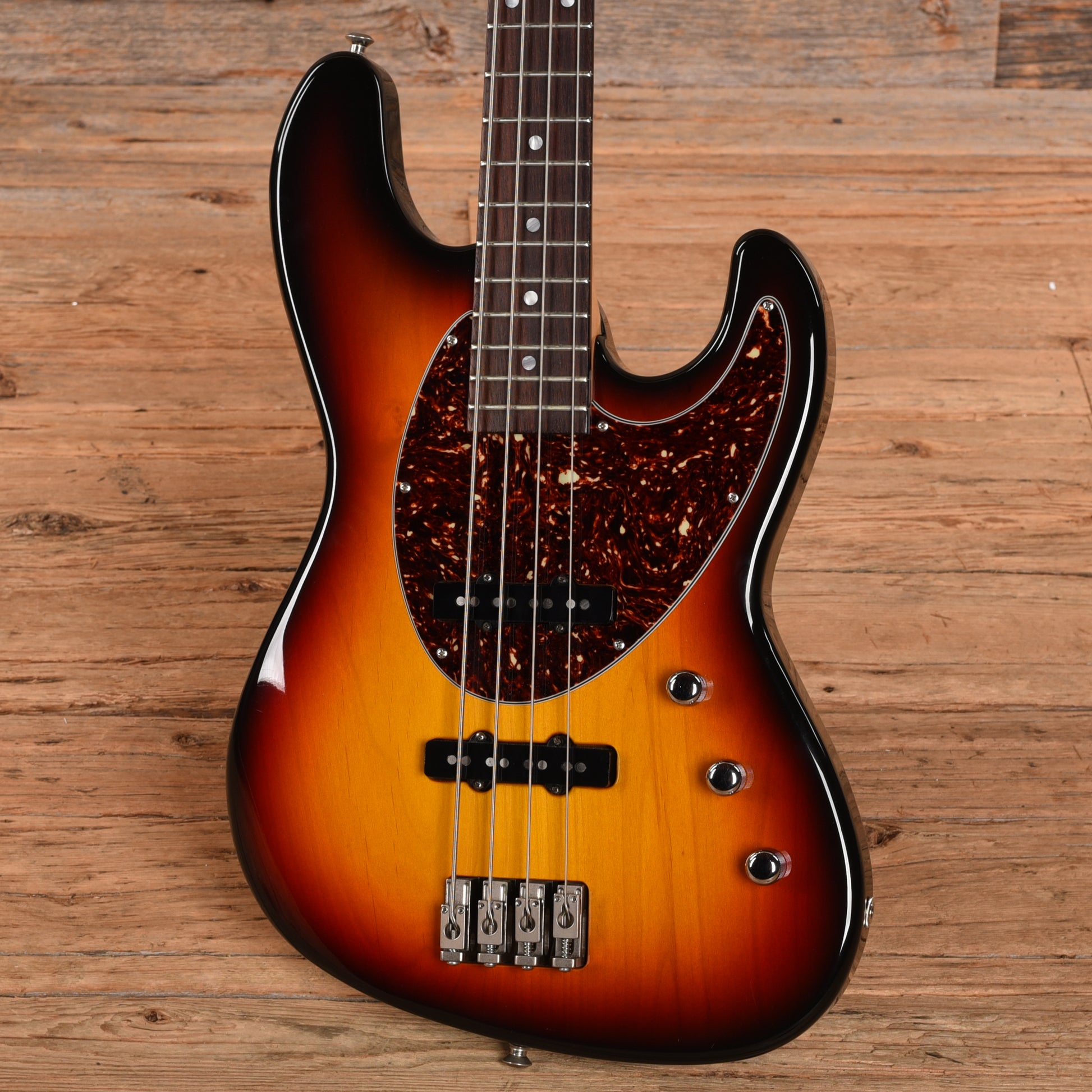 Hamer USA Cruise Bass Sunburst 1995 Bass Guitars