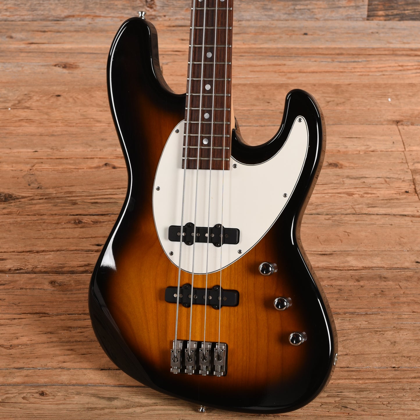 Hamer USA Cruise Bass Sunburst Bass Guitars