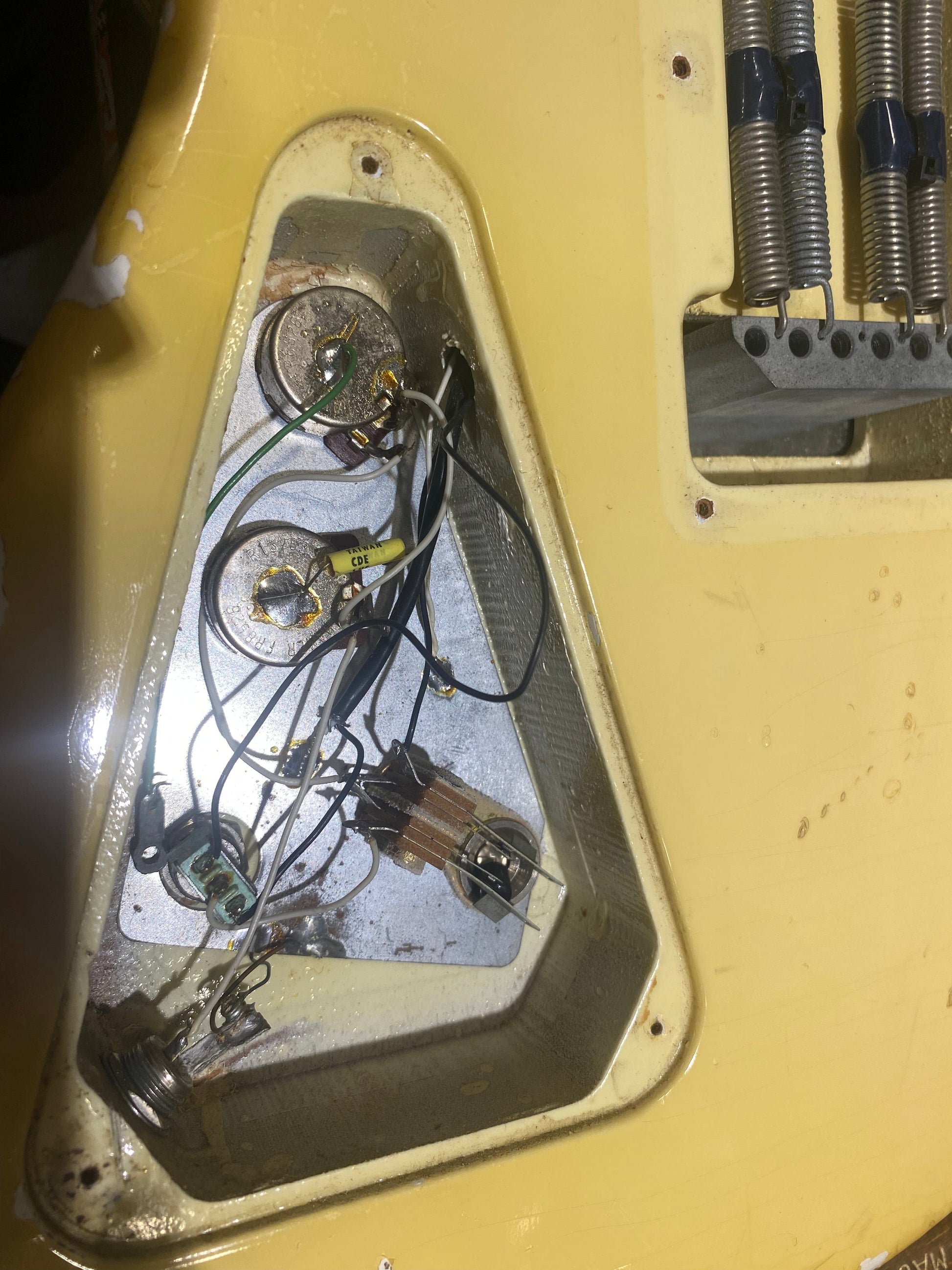 Hamer Phantom Yellow 1983 Electric Guitars / Solid Body