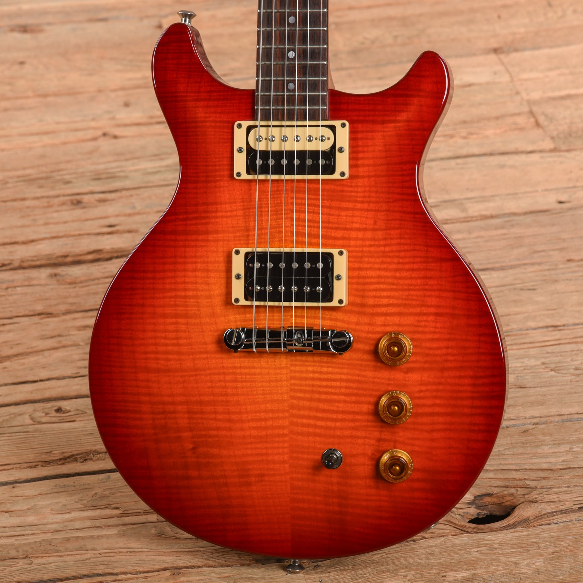Hamer Studio Sunburst 1995 Electric Guitars / Solid Body