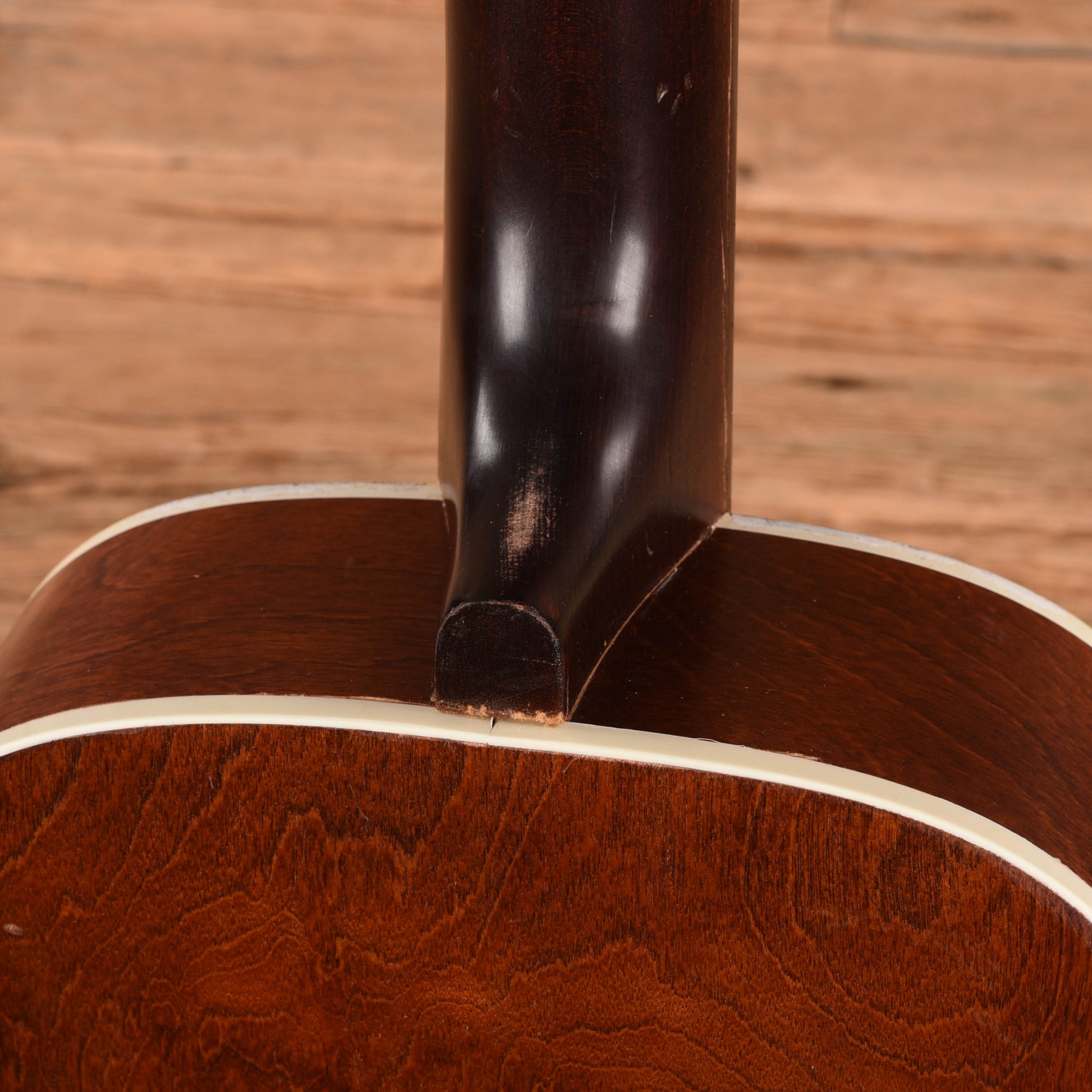 Harmony H937 Natural 1950s Acoustic Guitars