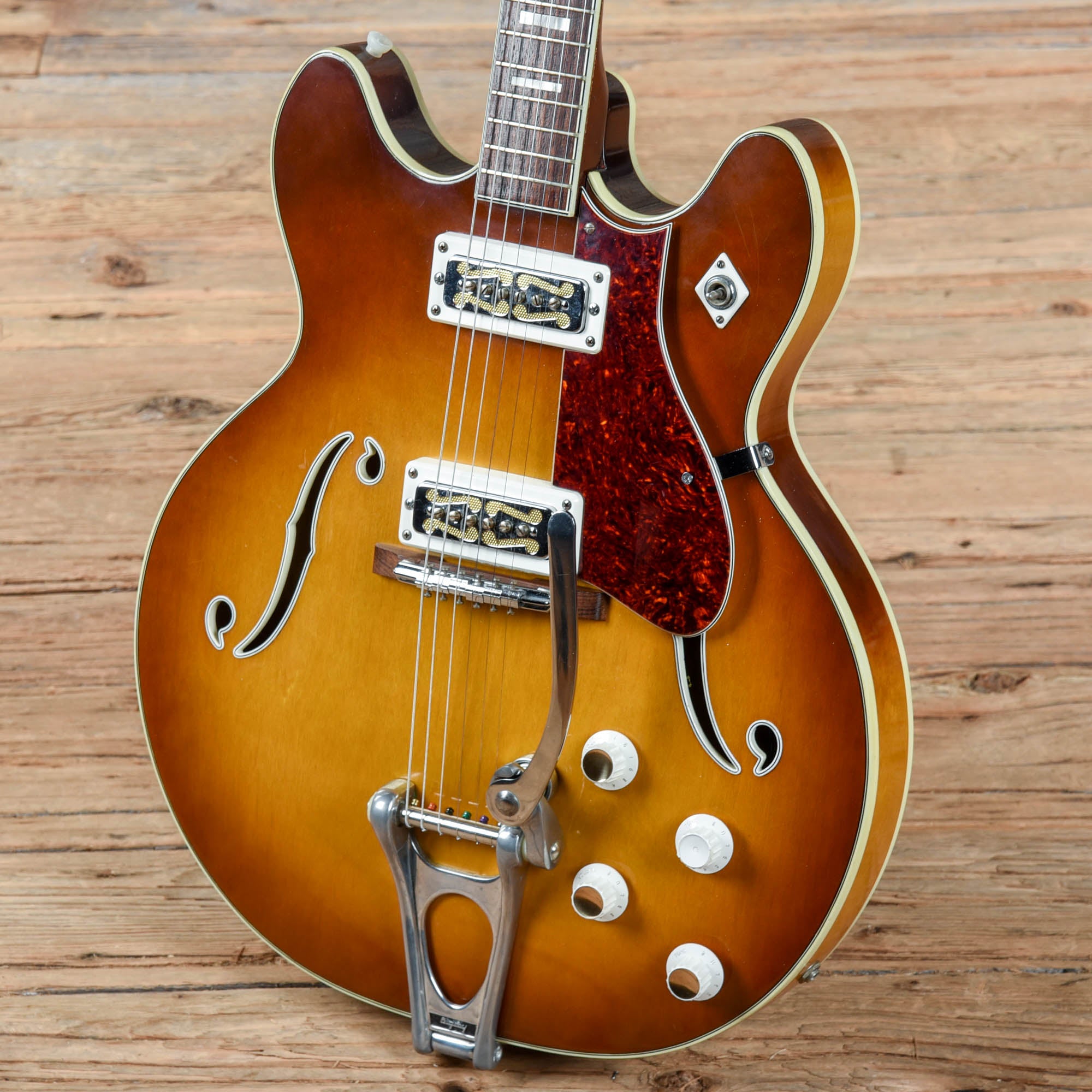 Harmony H667 Sunburst 1974 Electric Guitars / Hollow Body