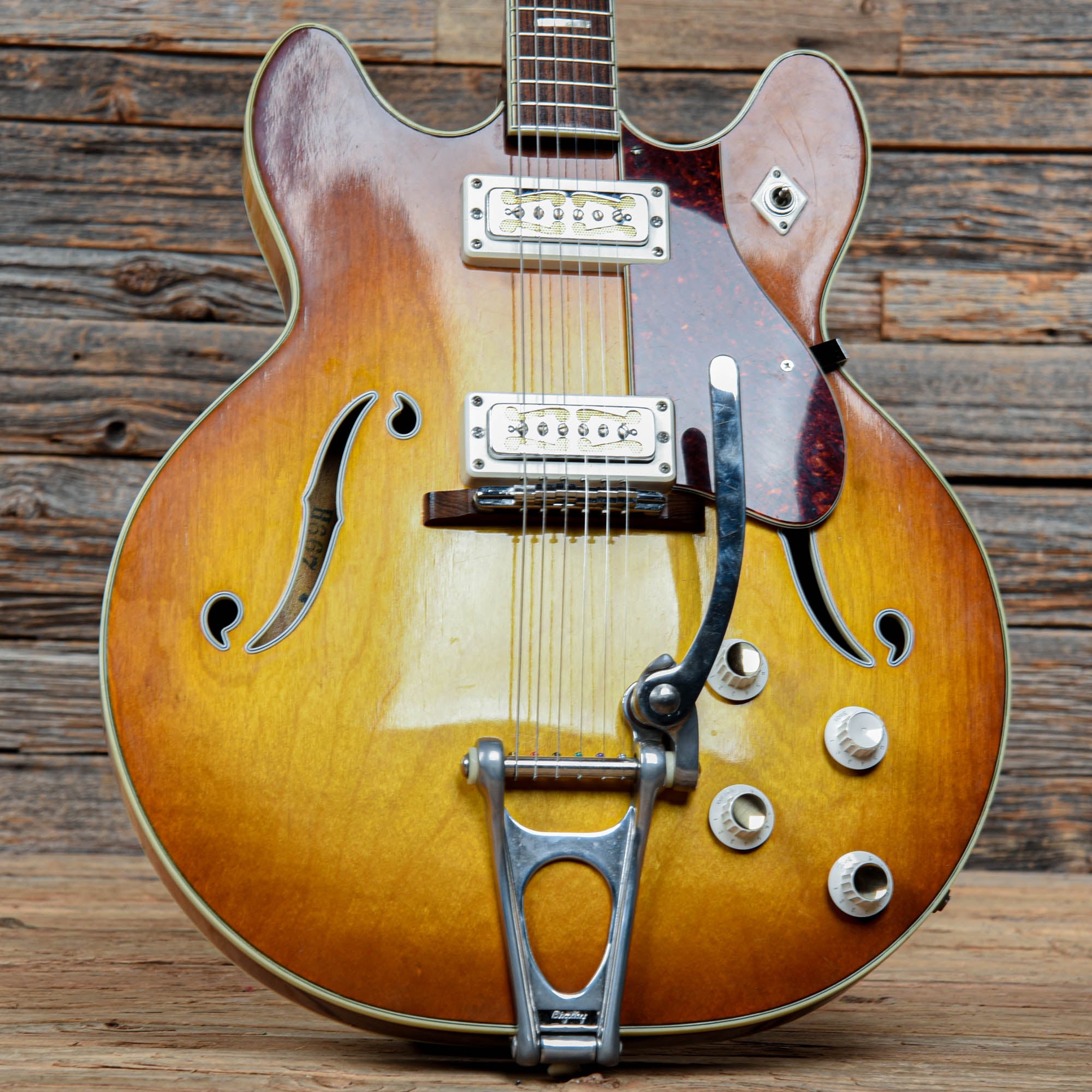 Harmony H667 Sunburst 1974 Electric Guitars / Hollow Body