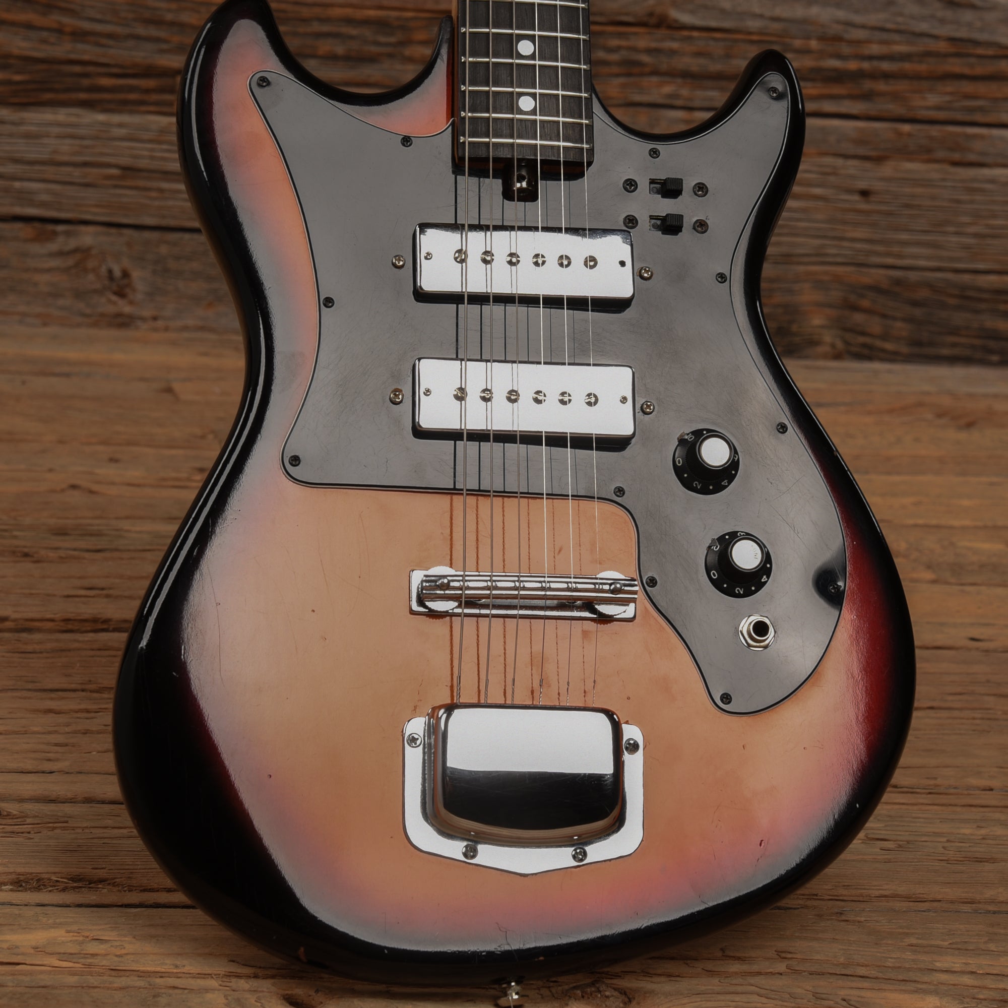 Harmony 2 Pickup Electric Sunburst 1960s Electric Guitars / Solid Body