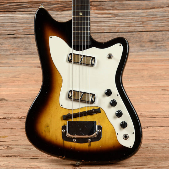 Harmony Bobkat 2-Pickup Sunburst 1966 Electric Guitars / Solid Body