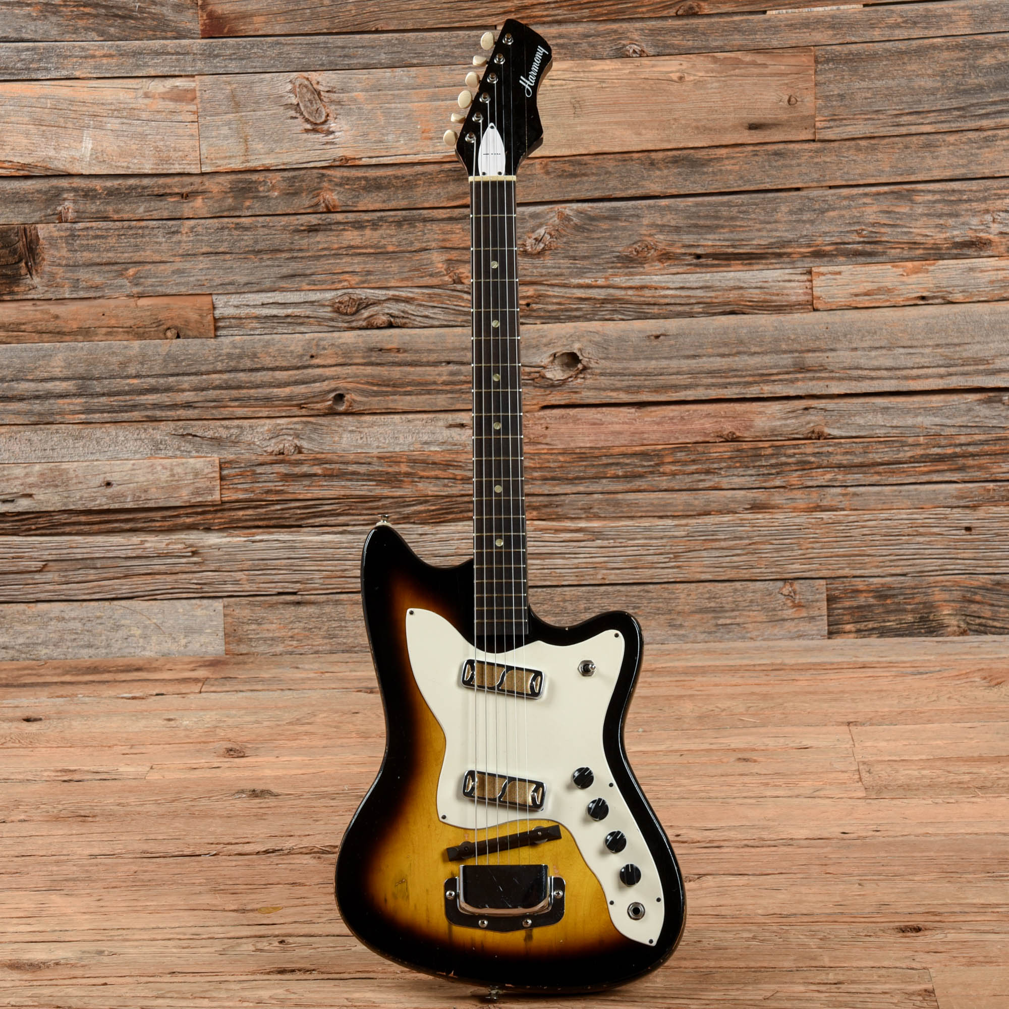 Harmony Bobkat 2-Pickup Sunburst 1966 Electric Guitars / Solid Body
