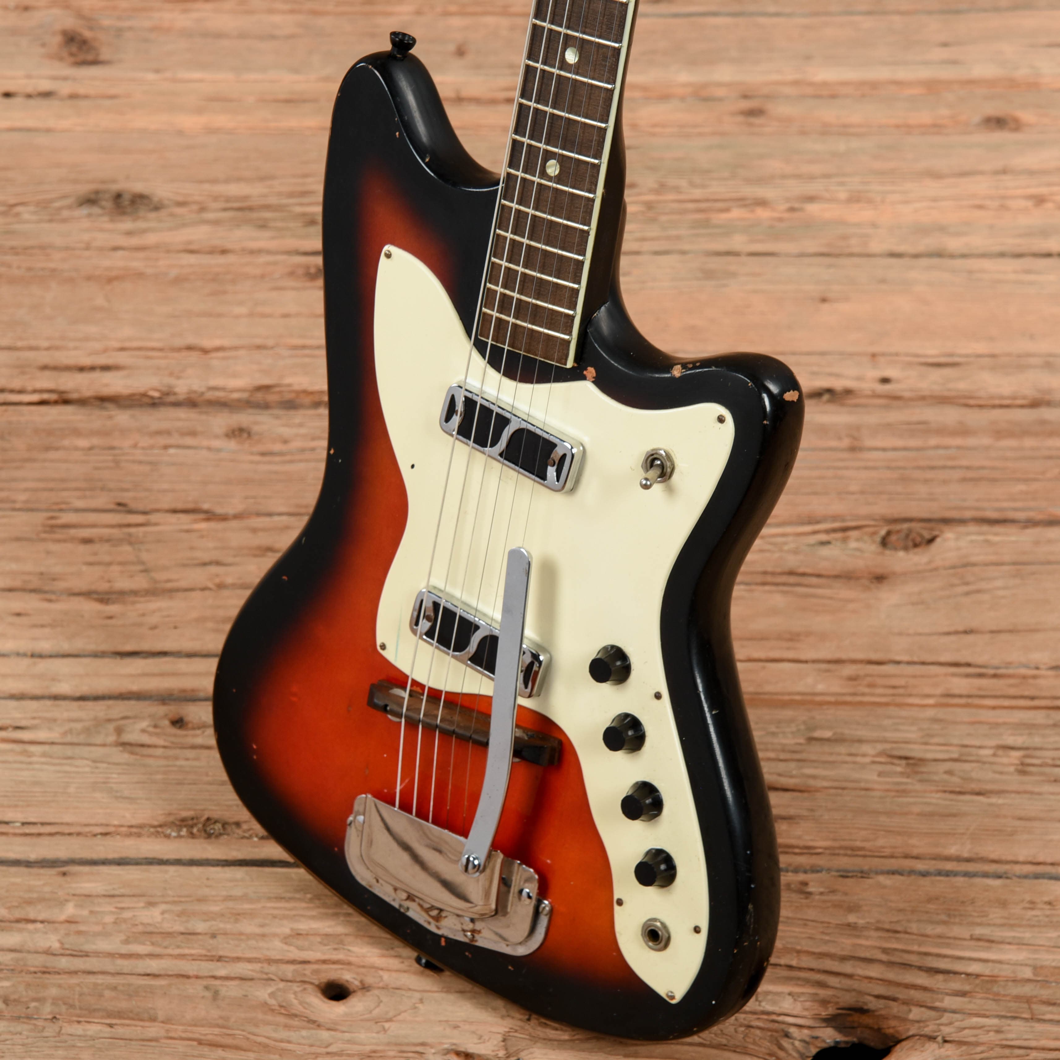 Harmony Bobkat Sunburst 1965 Electric Guitars / Solid Body