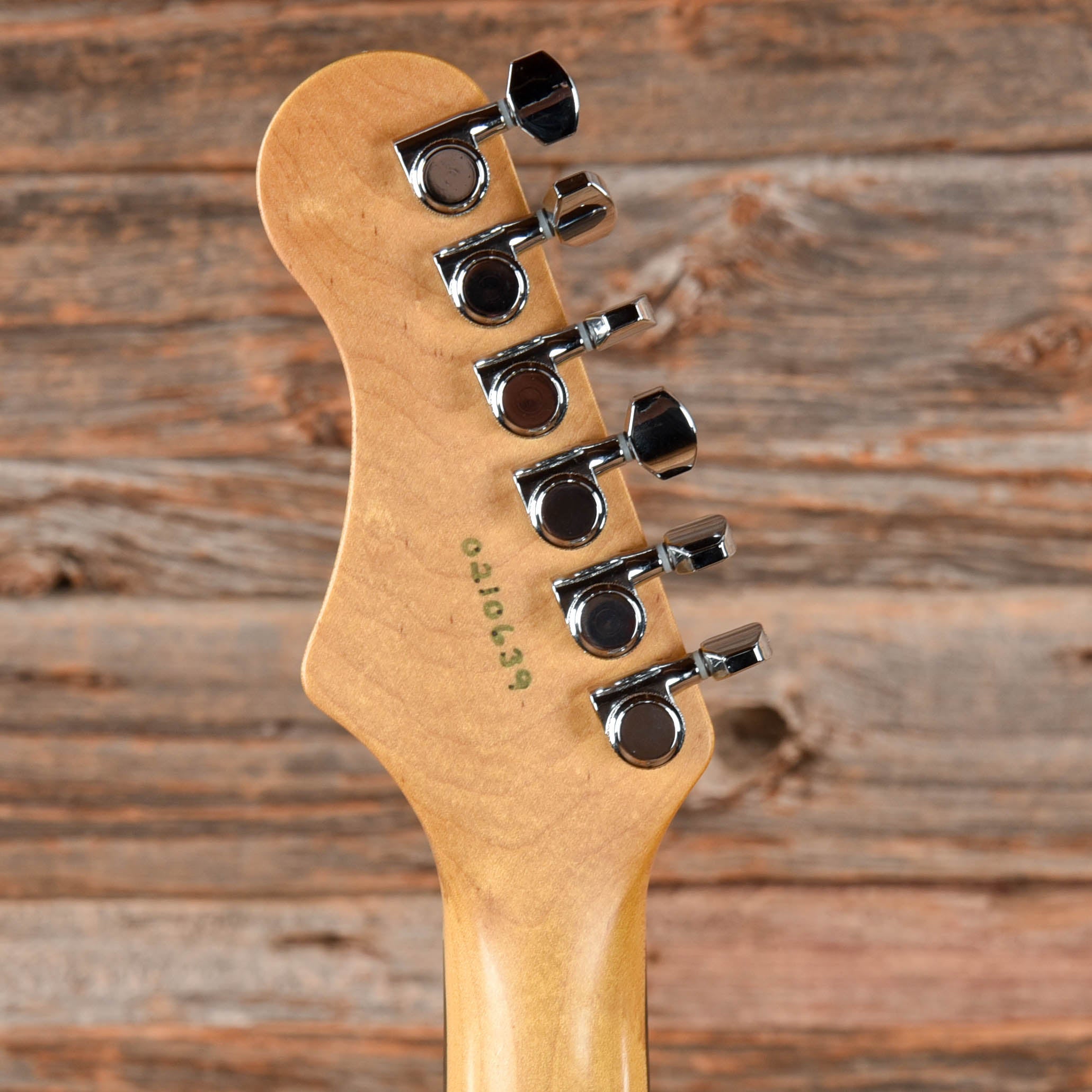 Harmony Silhouette Gold Electric Guitars / Solid Body