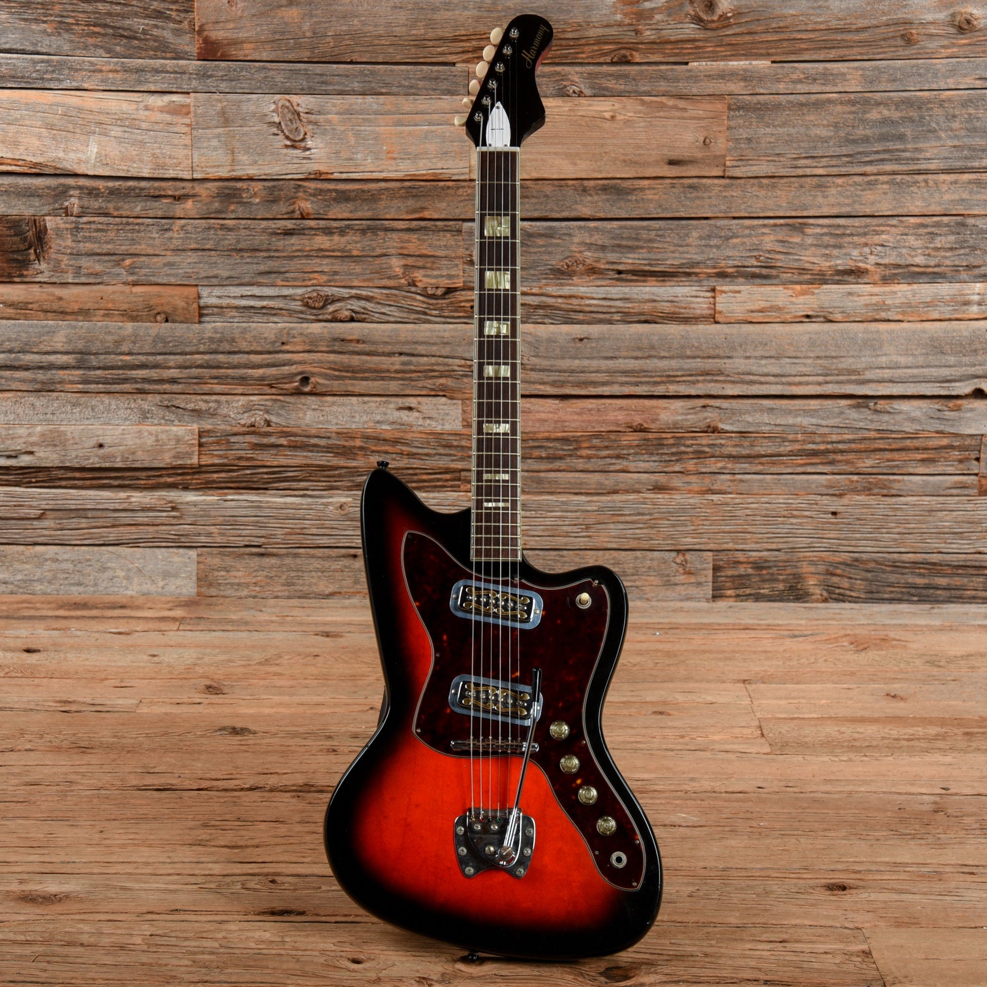 Harmony Silhouette H19 Red Burst 1966 – Chicago Music Exchange