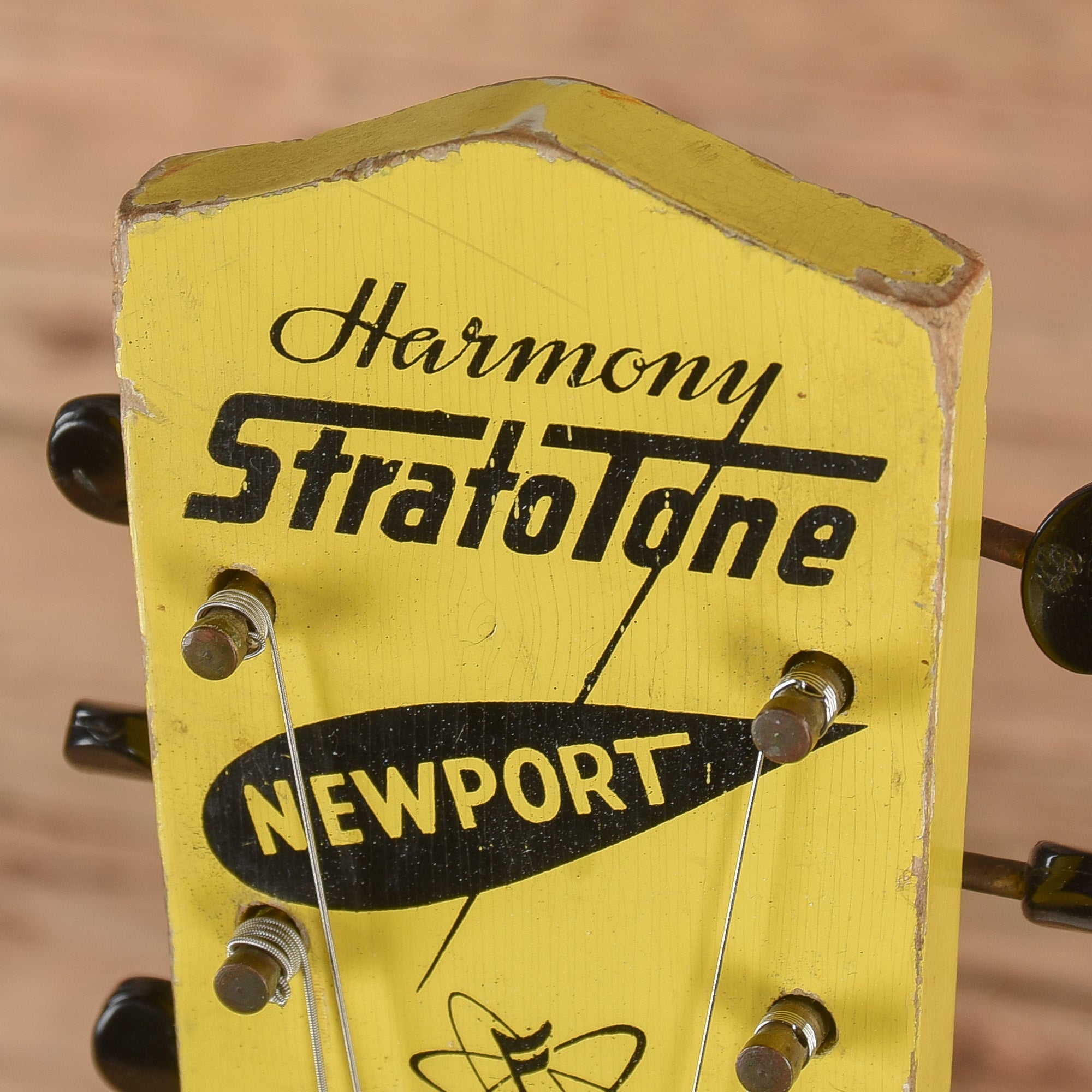 Harmony Stratotone H44 Newport Yellow 1955 Electric Guitars / Solid Body