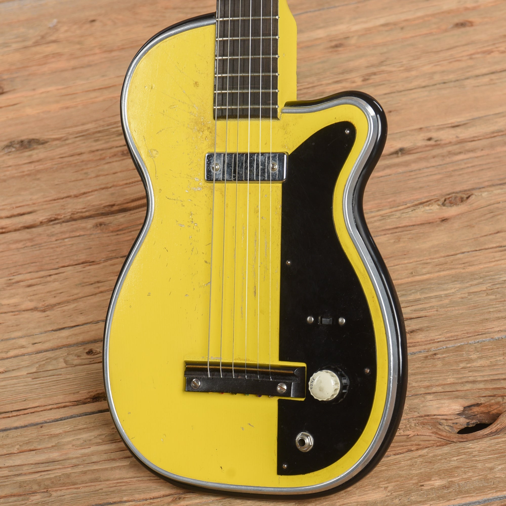 Harmony Stratotone H44 Newport Yellow 1955 Electric Guitars / Solid Body