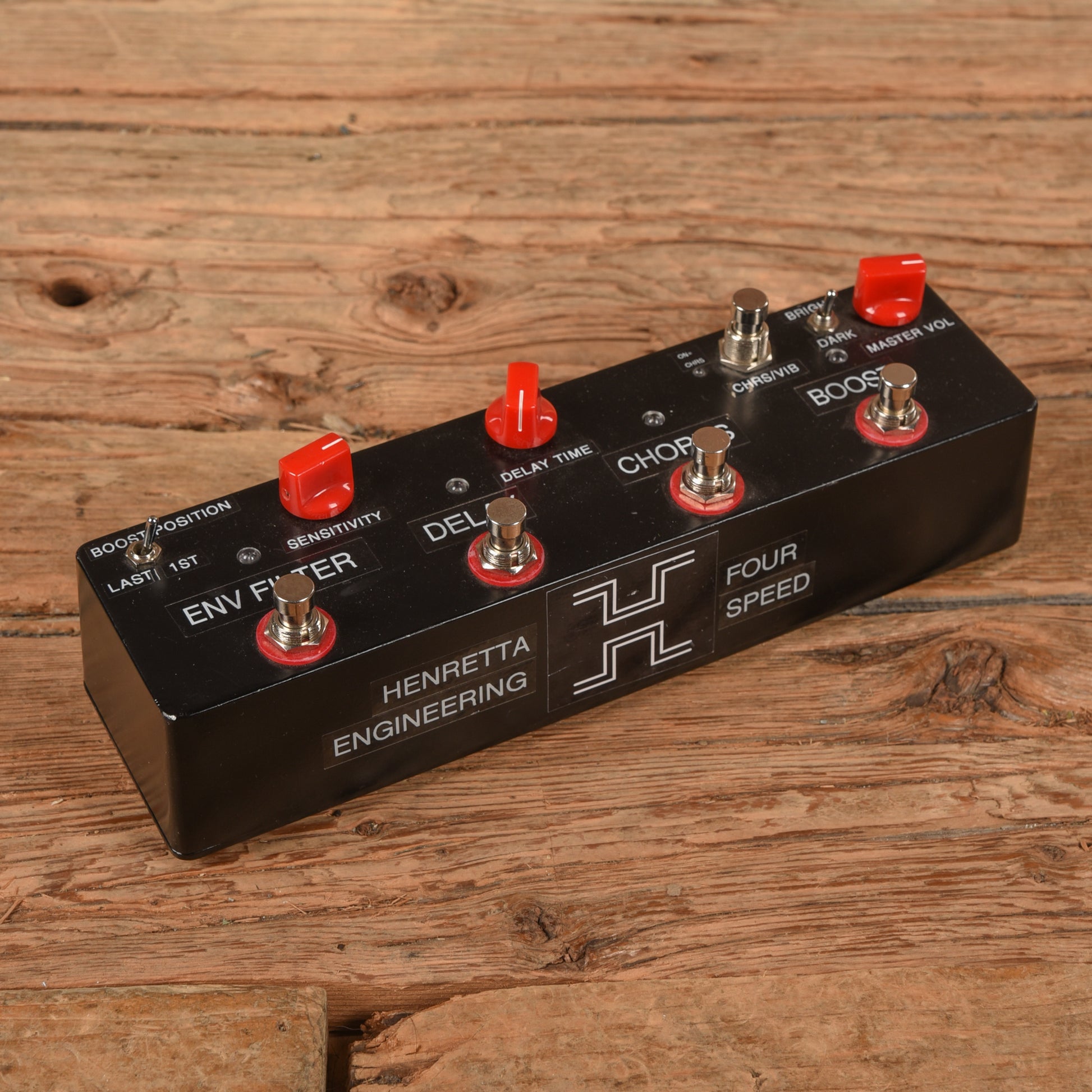 Henretta Engineering Four Speed Effects and Pedals / Multi-Effect Unit