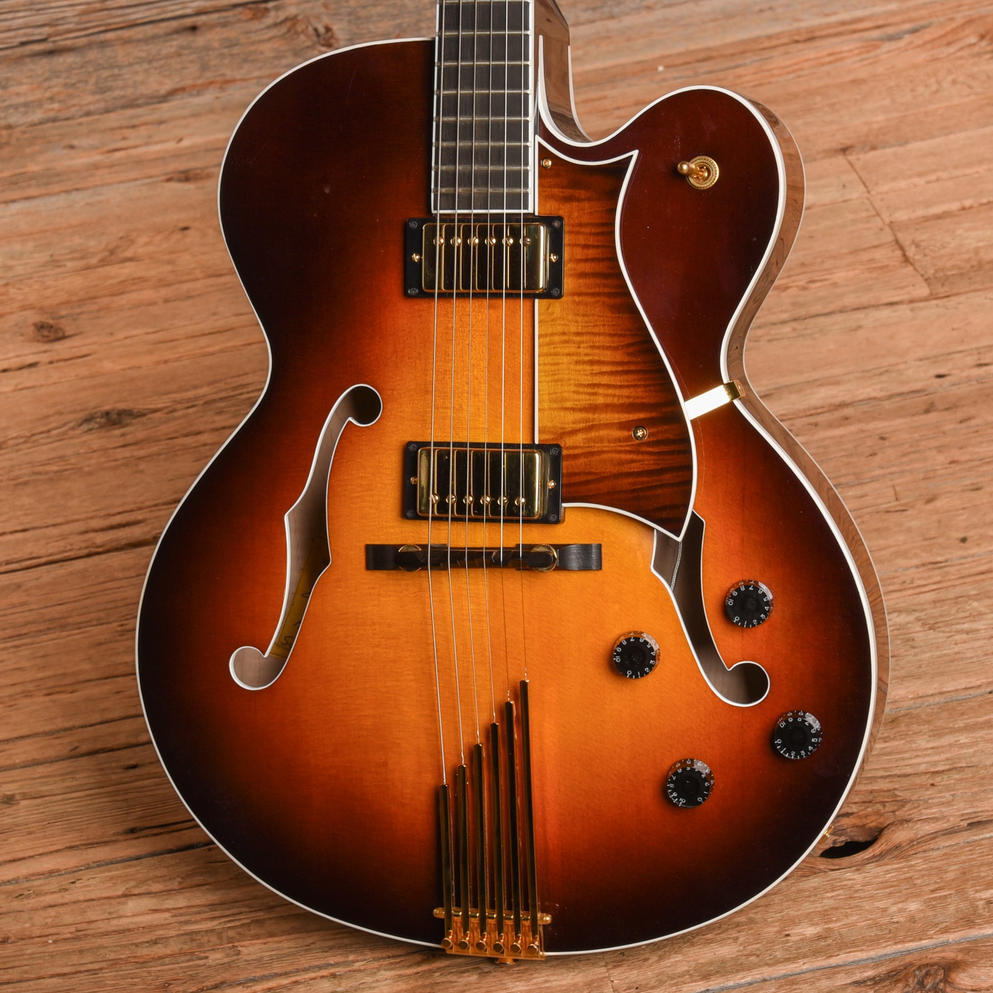 Heritage Eagle Classic Sunburst 2015 Electric Guitars / Hollow Body