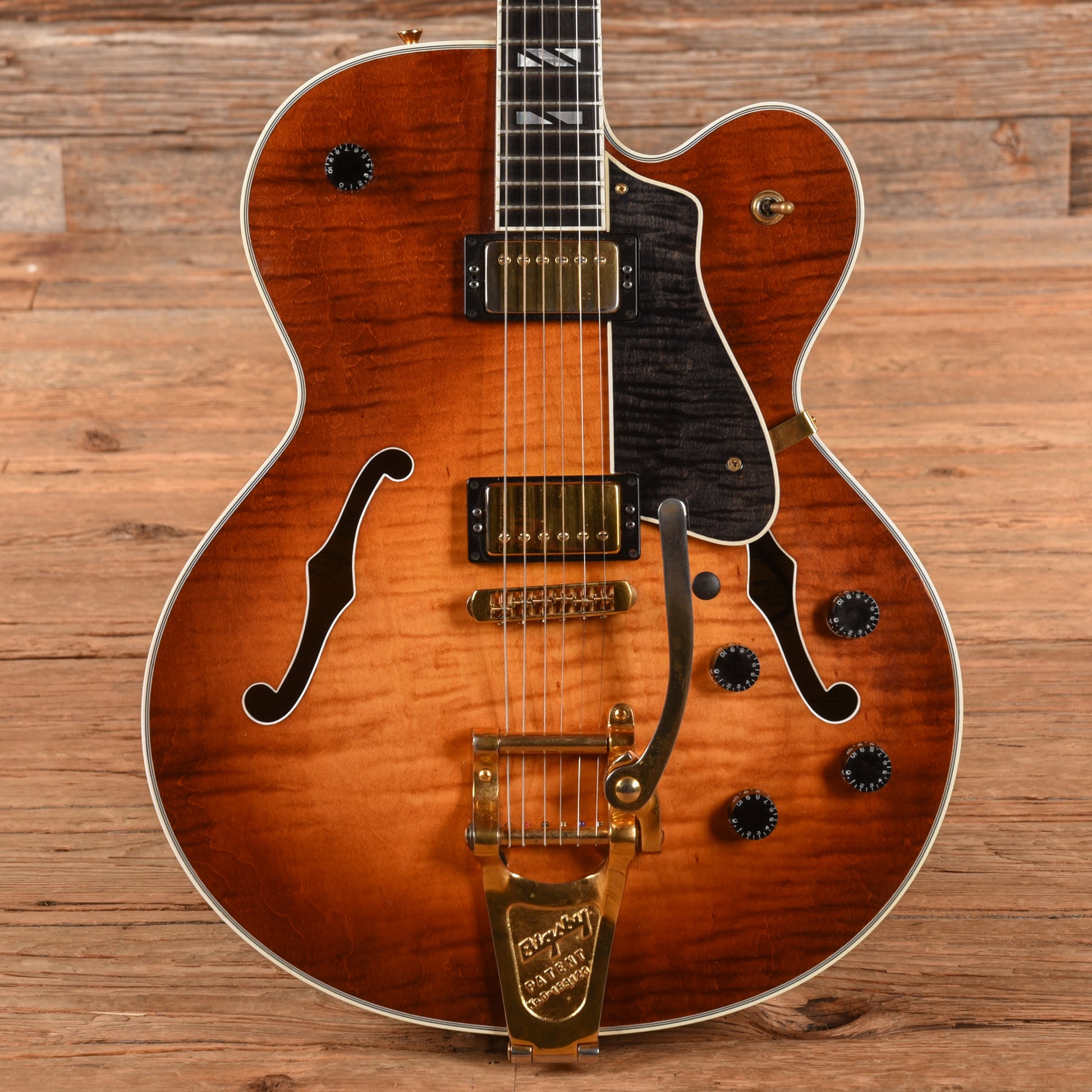 Heritage H-550 Sunburst Electric Guitars / Hollow Body