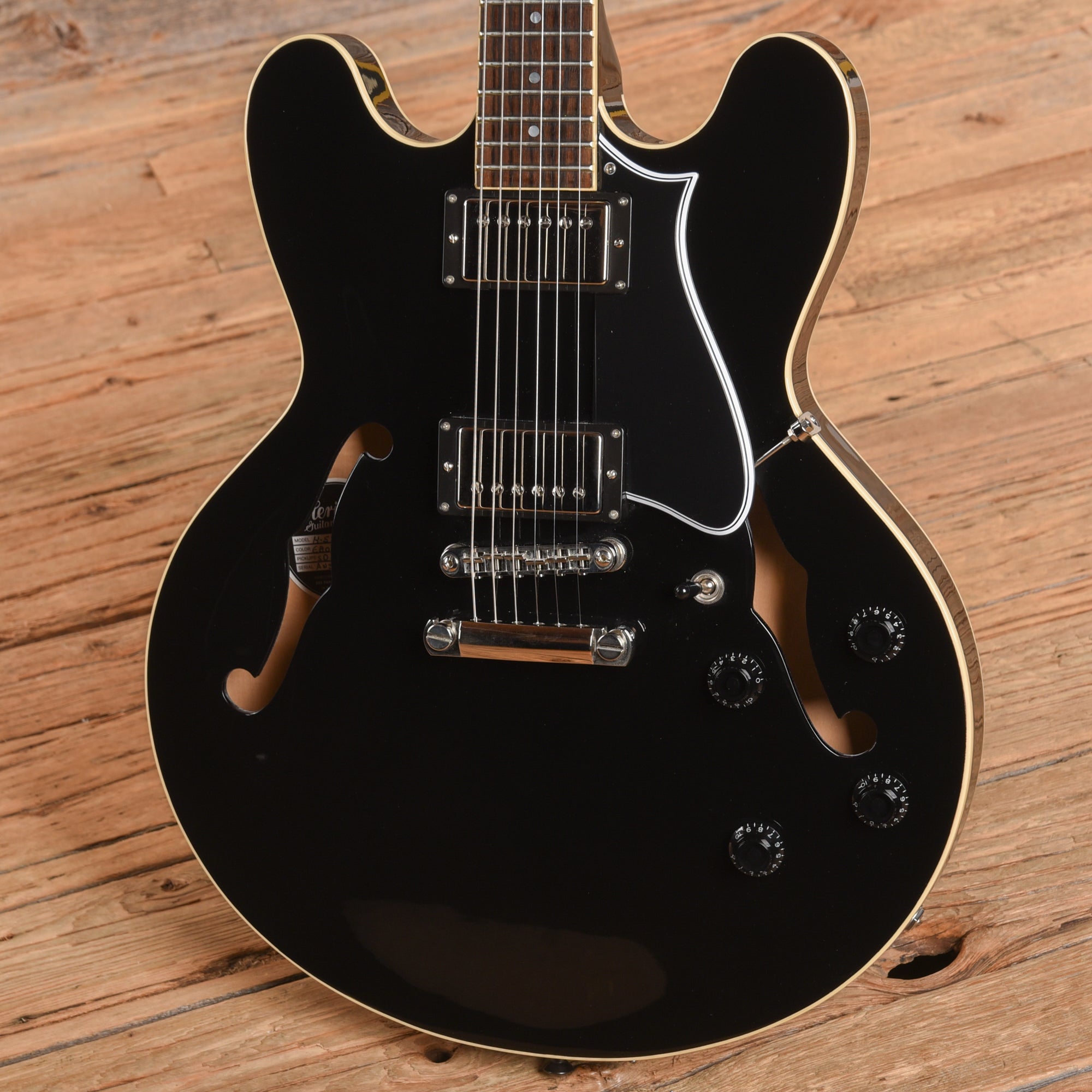 Heritage H-535 Ebony 2024 Electric Guitars / Semi-Hollow