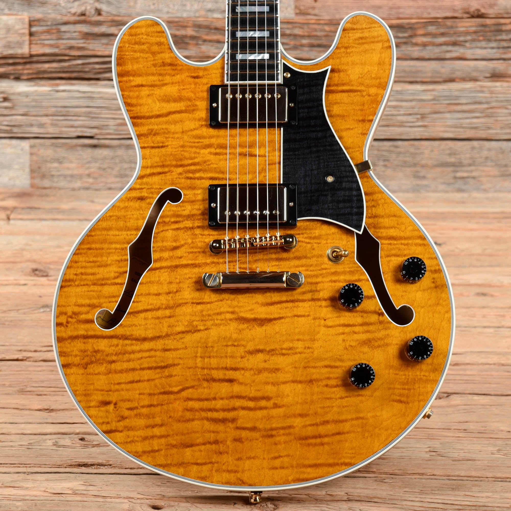 Heritage H-555 Amber 2014 Electric Guitars / Semi-Hollow