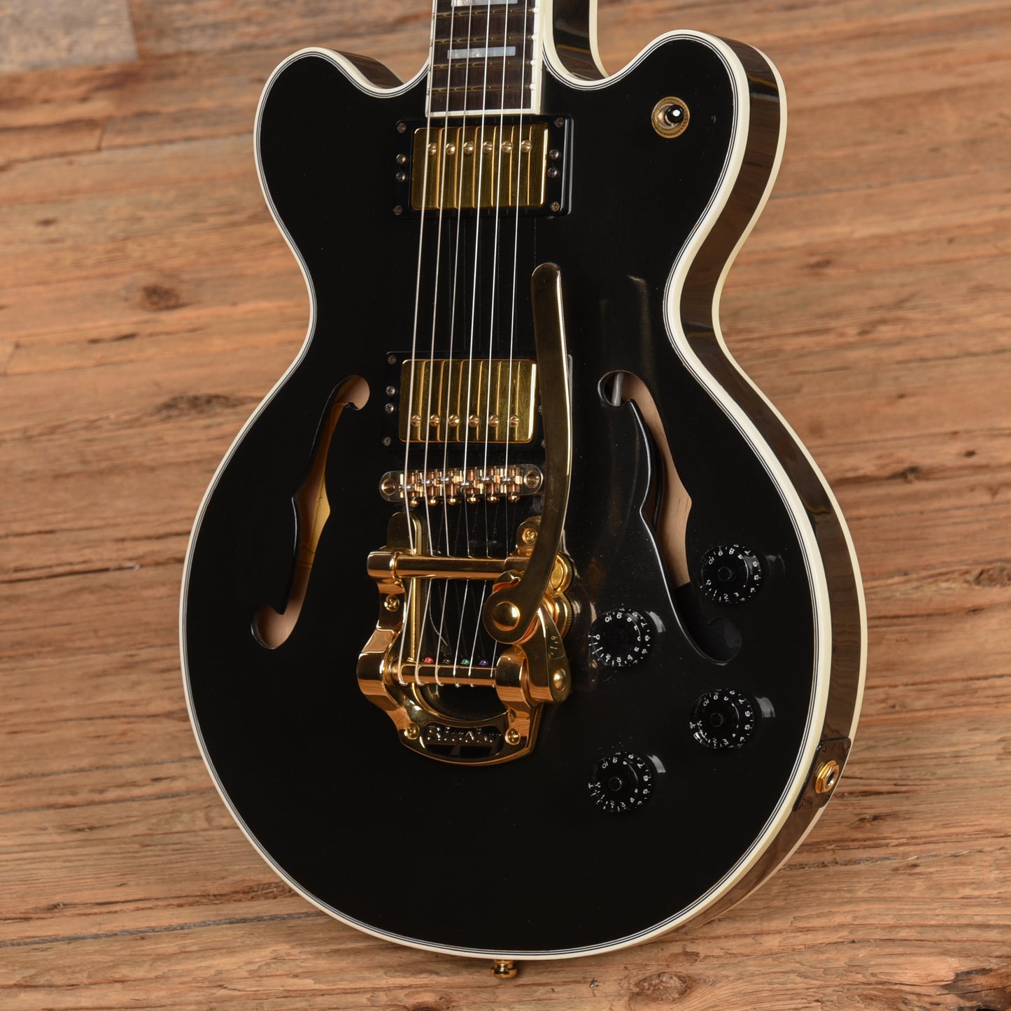 Heritage Millenium DC Black 2003 Electric Guitars / Semi-Hollow