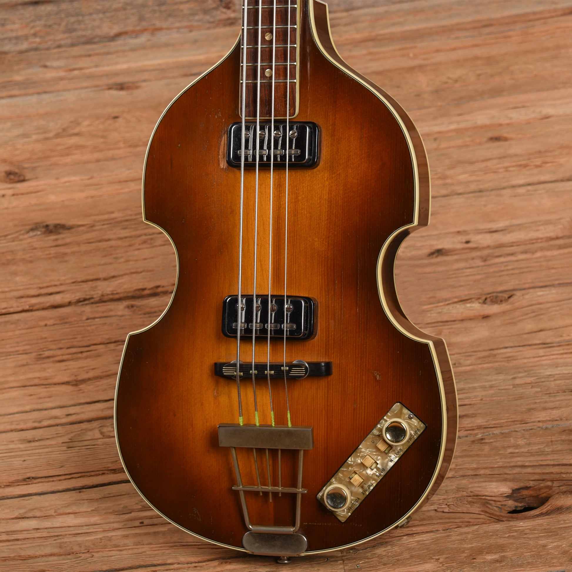 Hofner 500/1 Sunburst 1964 Bass Guitars / 4-String