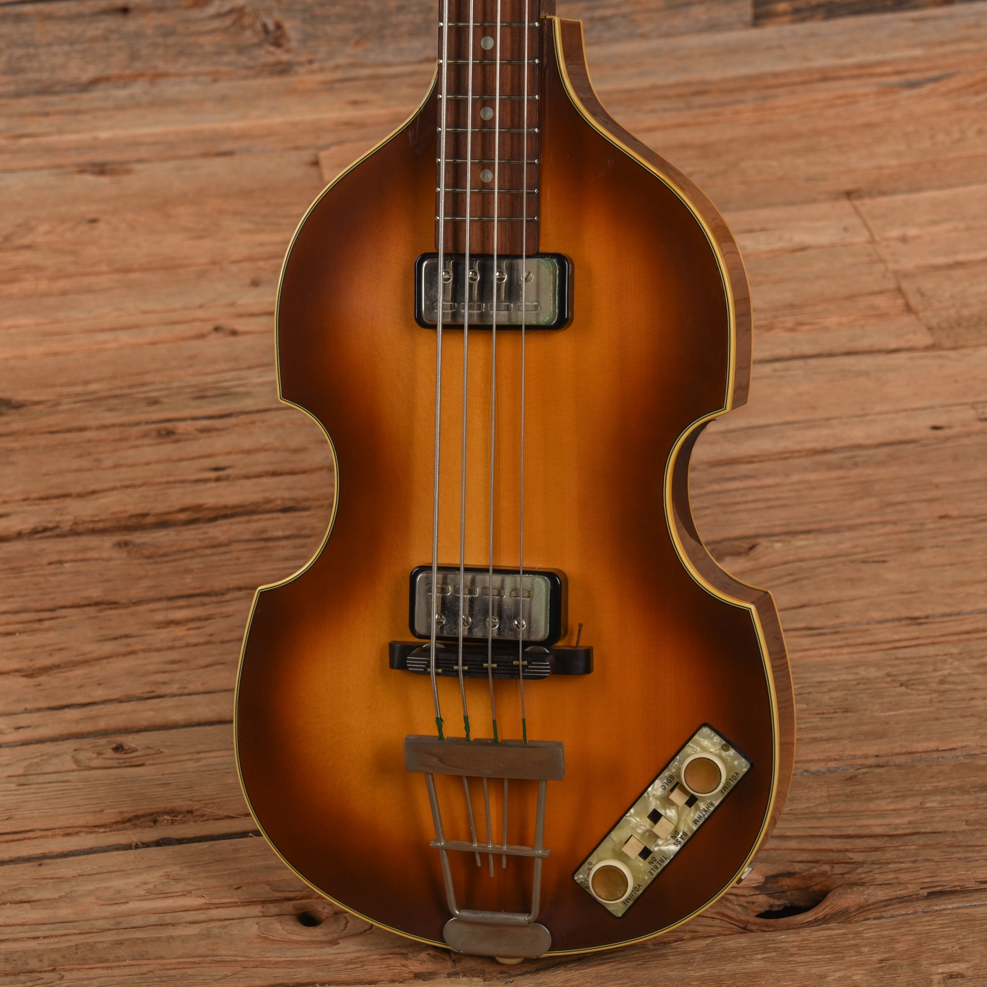 Hofner 500/1 v62 40th Anniversary Sunburst 1996 Bass Guitars / 4-String