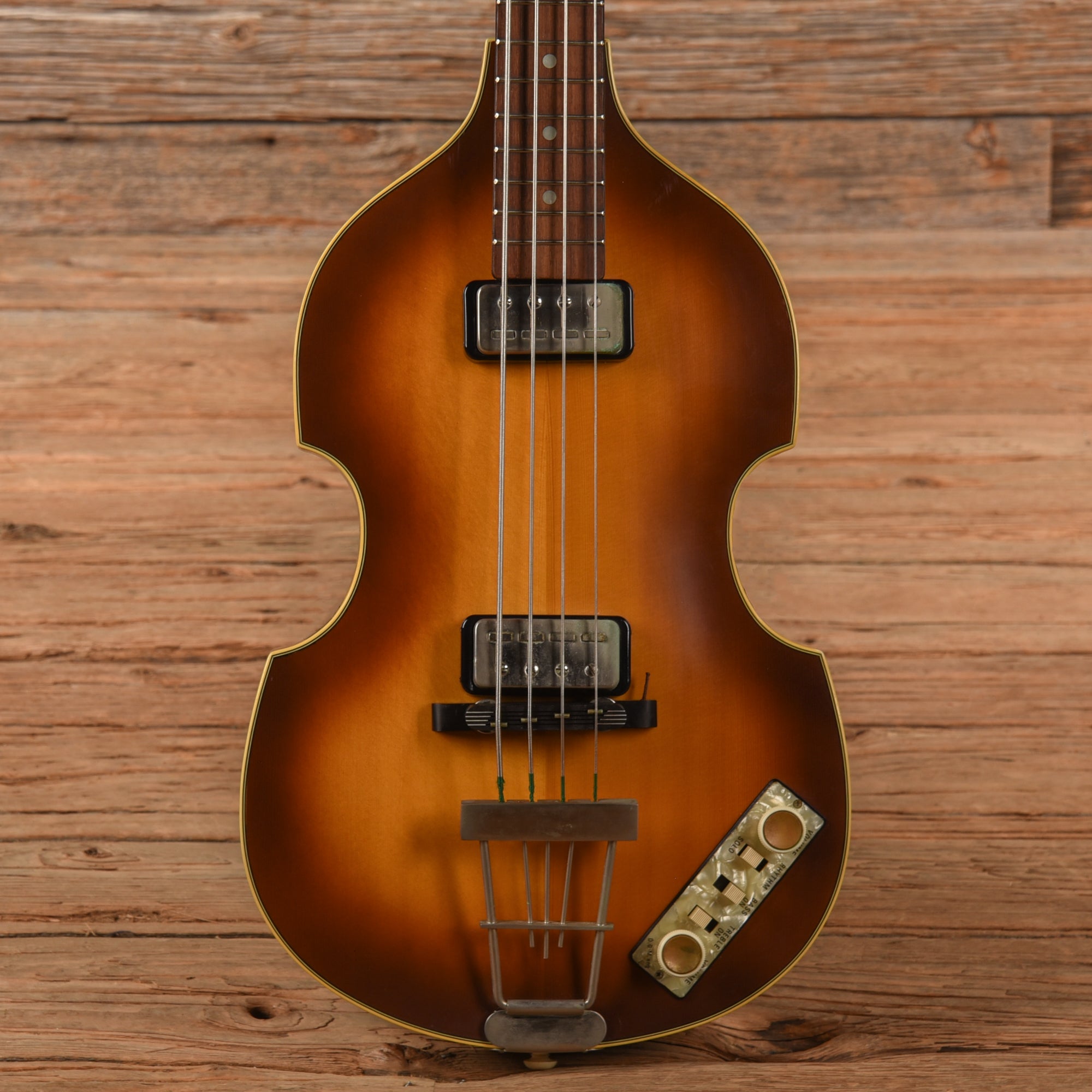 Hofner 500/1 v62 40th Anniversary Sunburst 1996 Bass Guitars / 4-String